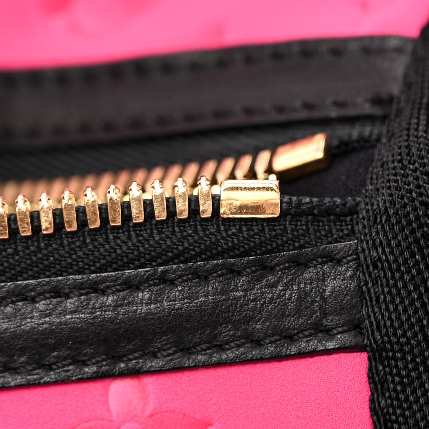 Neoprene Monogram Scuba GM Fuchsia