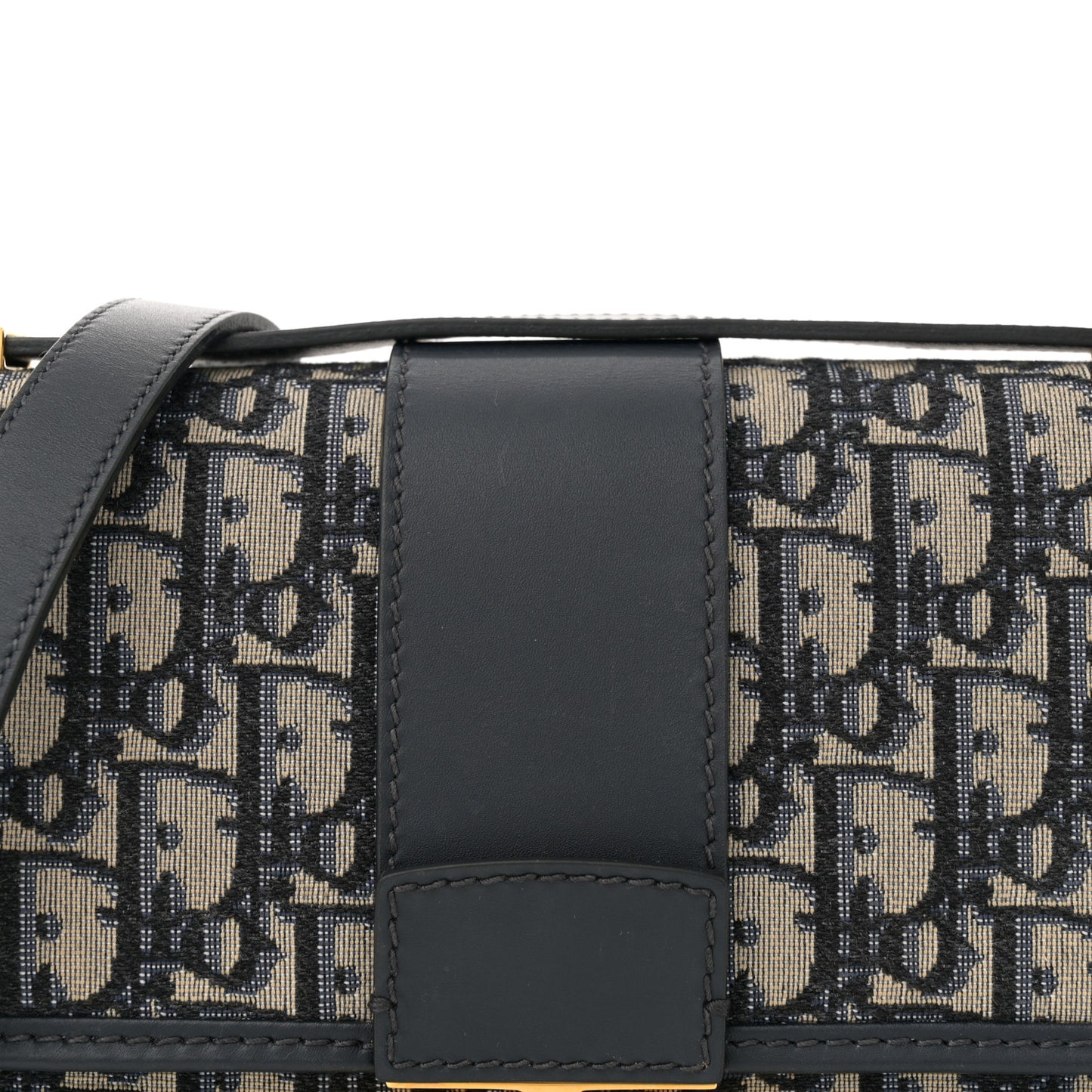 Oblique 30 Montaigne Flap Bag Blue