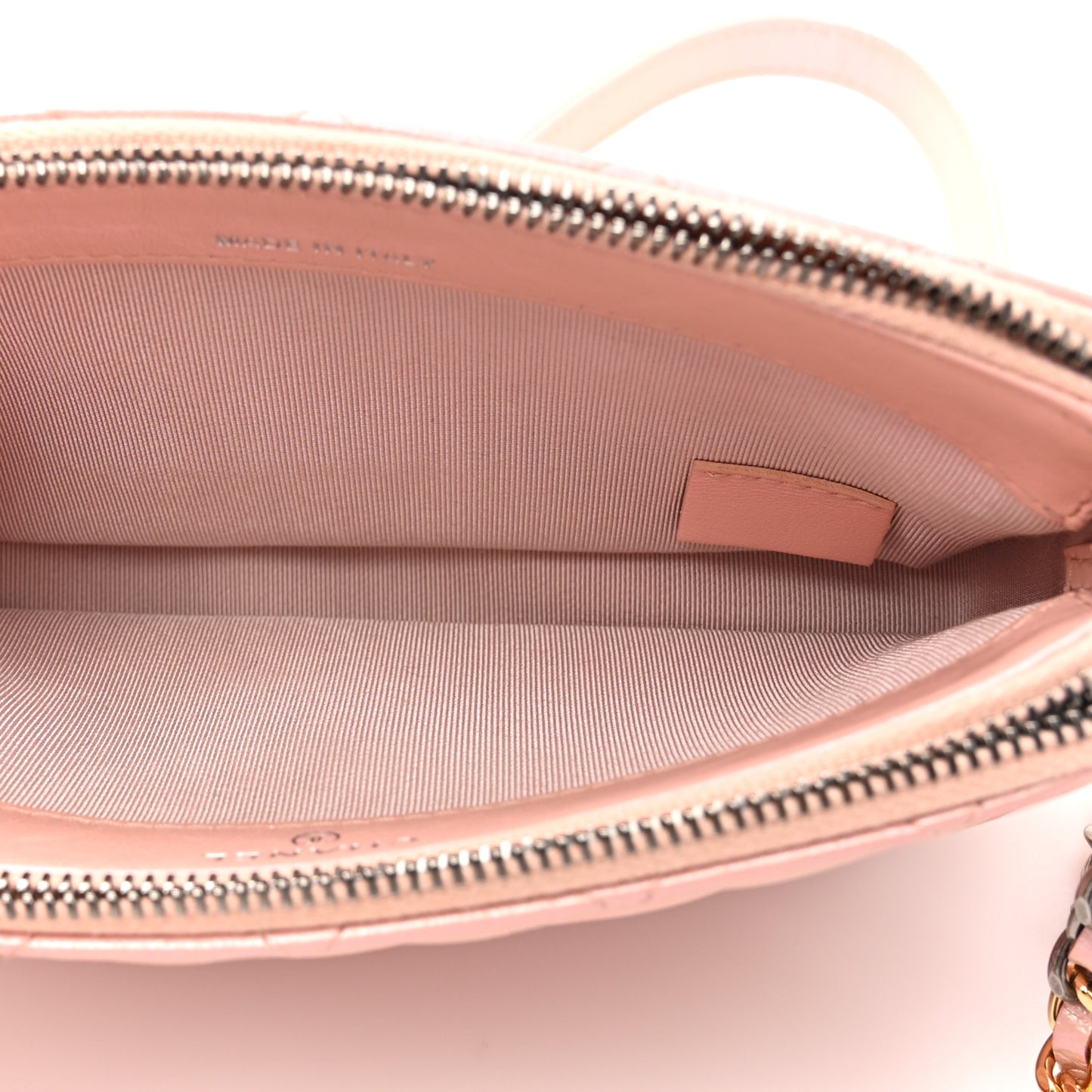 Iridescent Lambskin Calfskin Quilted Small Gabrielle Clutch With Chain Light Pink