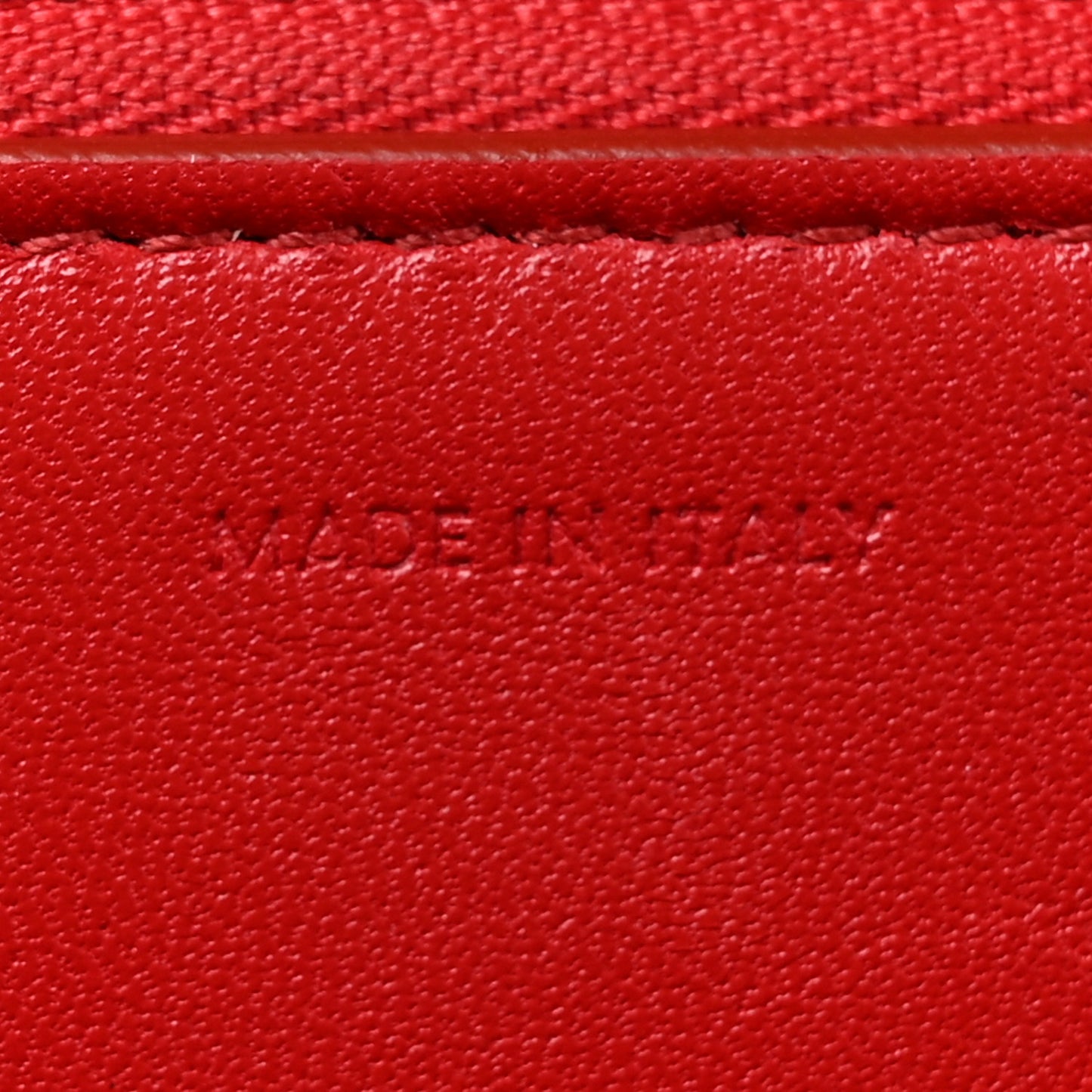 Box Calfskin Medium Classic Box Flap Bag Red