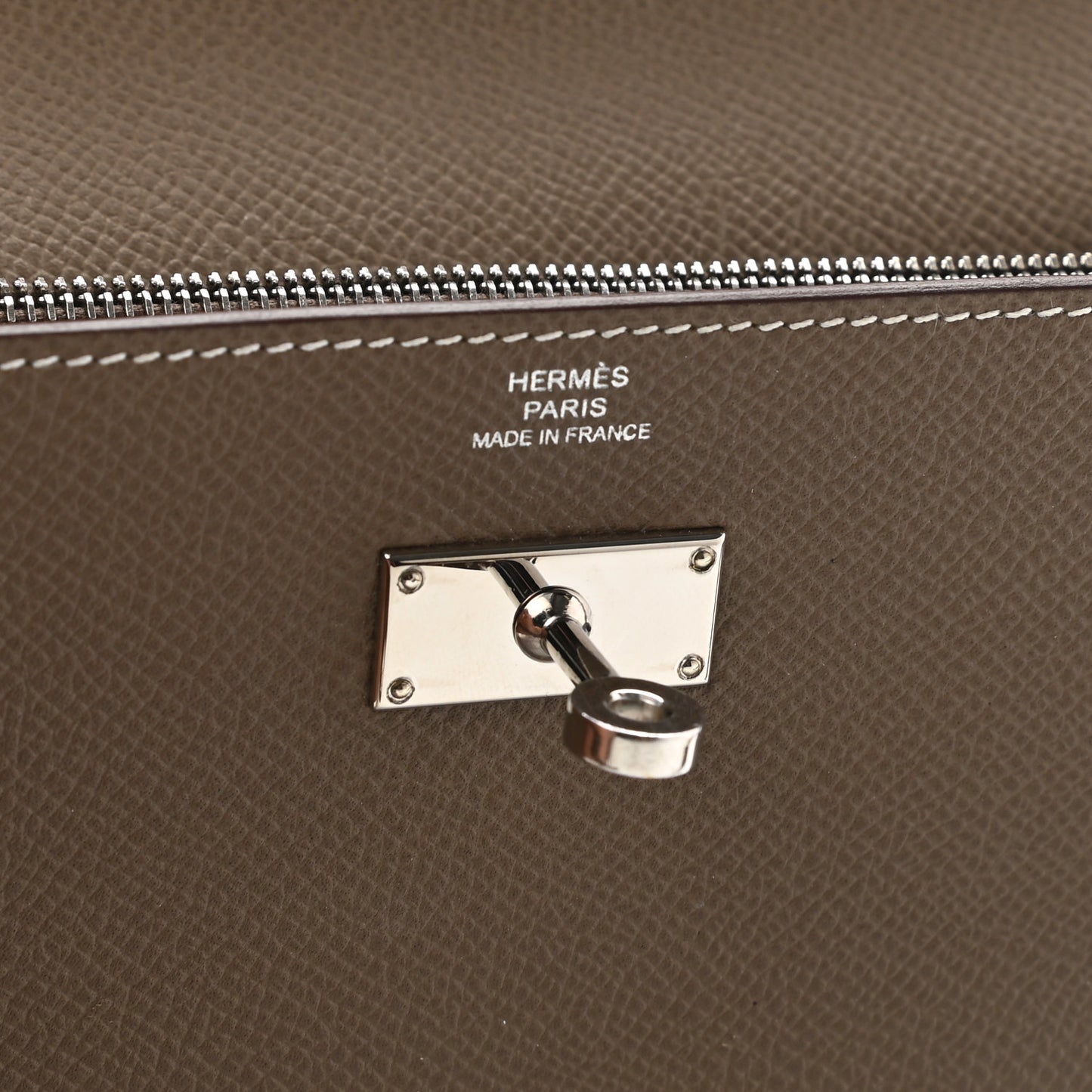 Epsom Kelly Longue Wallet Etoupe