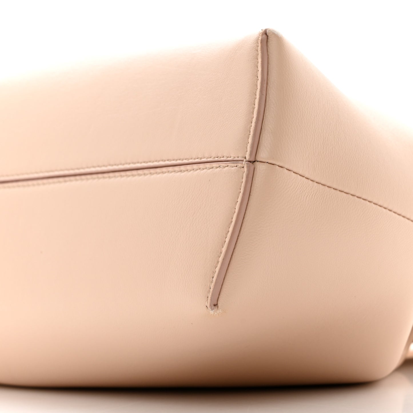 Shiny Nappa Medium Fendi First Poudre