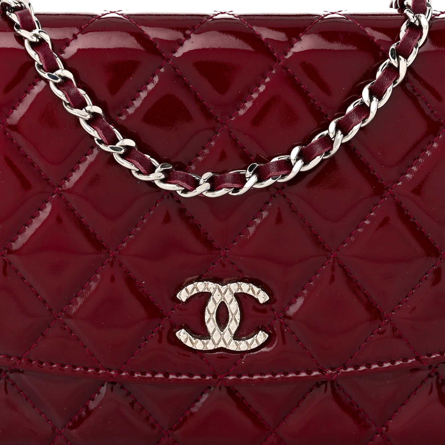 Patent Quilted Brilliant Wallet On Chain WOC Dark Burgundy