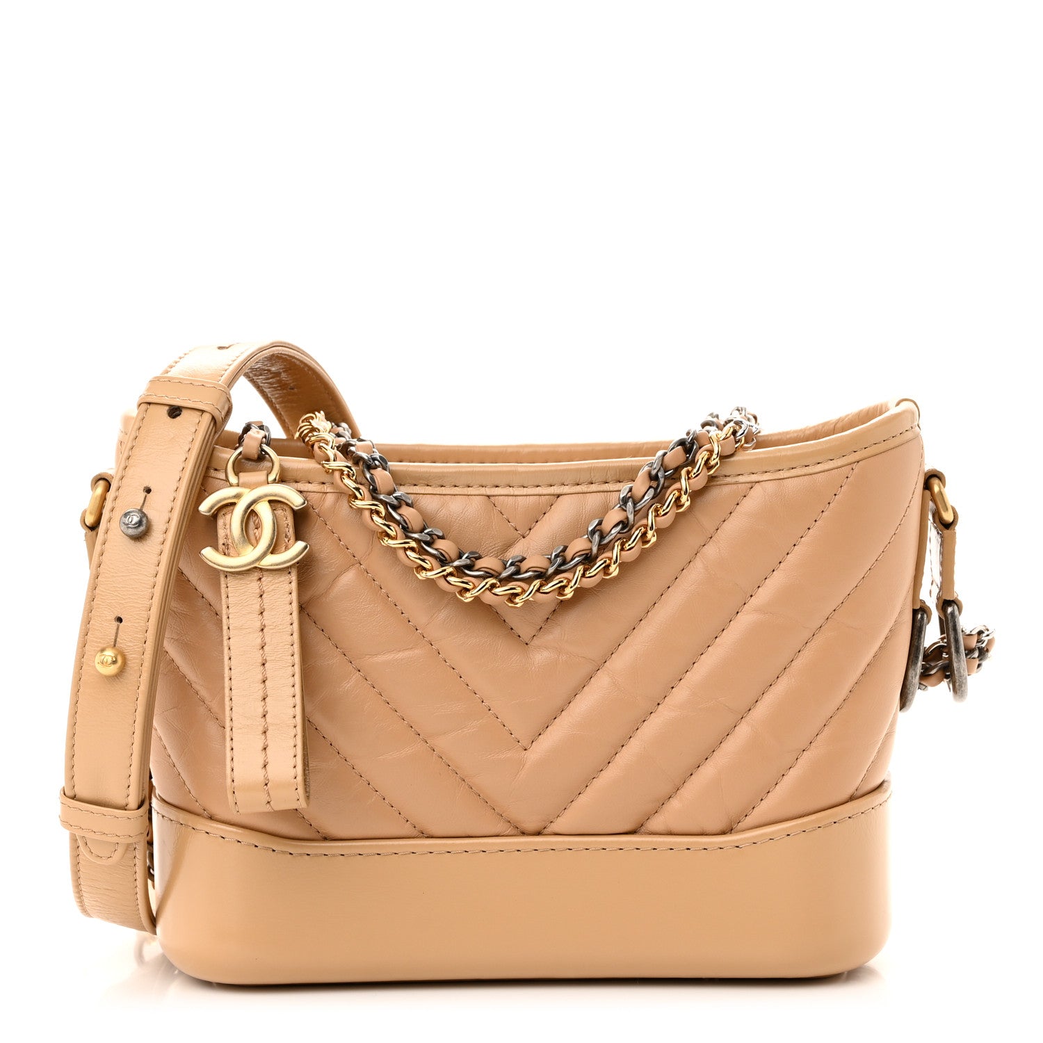 CHANEL ベージュロゴ バッグ Chanel Aged Calfskin Chevron Quilted Small Gabrielle Hobo Beige