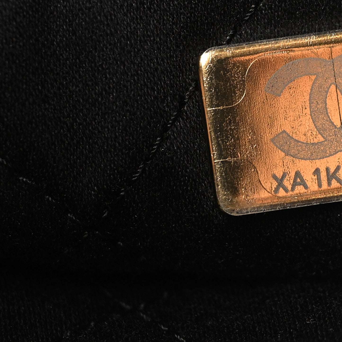 Shiny Crumpled Calfskin Quilted Pearl Mini Chanel 22 Black