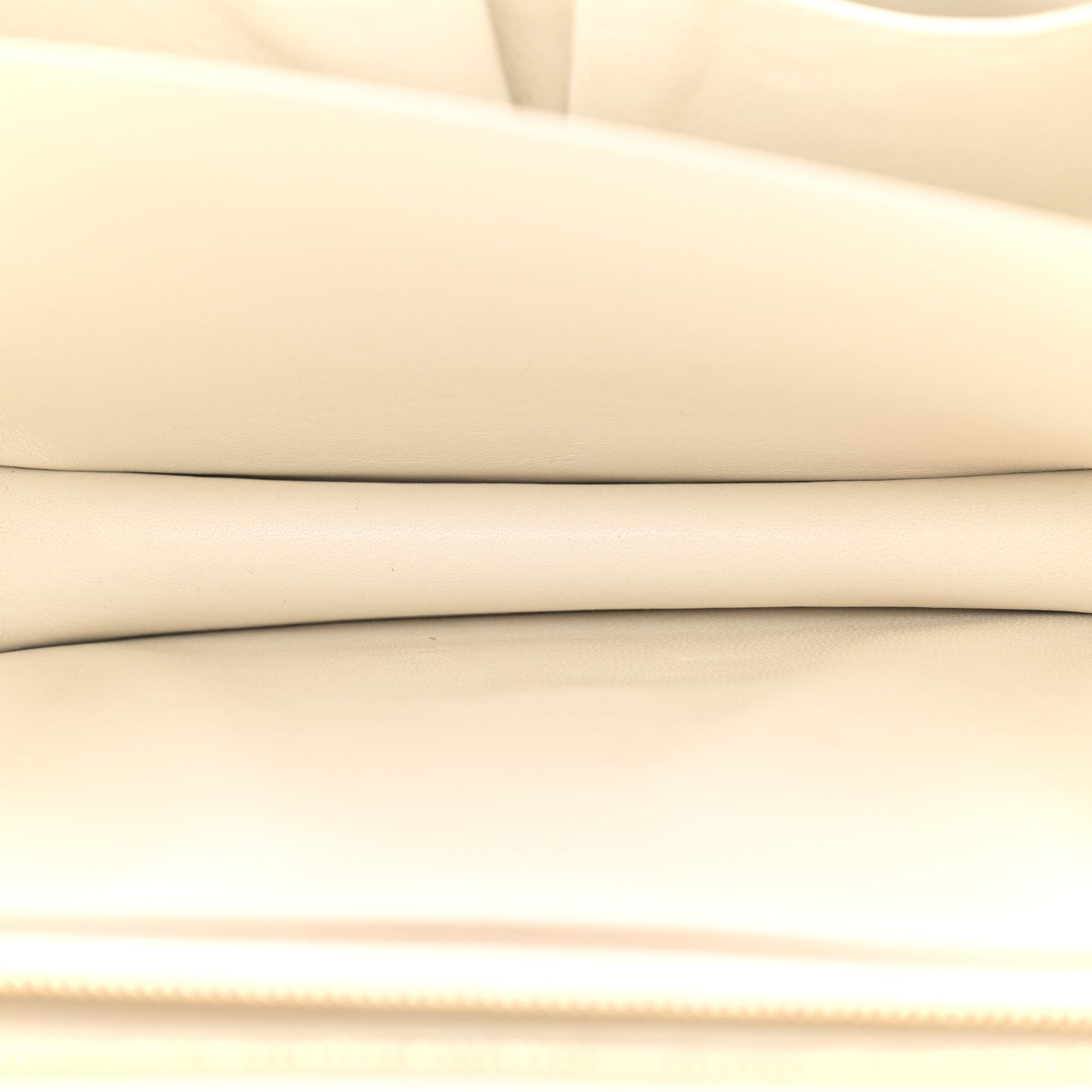 Goatskin Medium Classic Box Flap Bag White