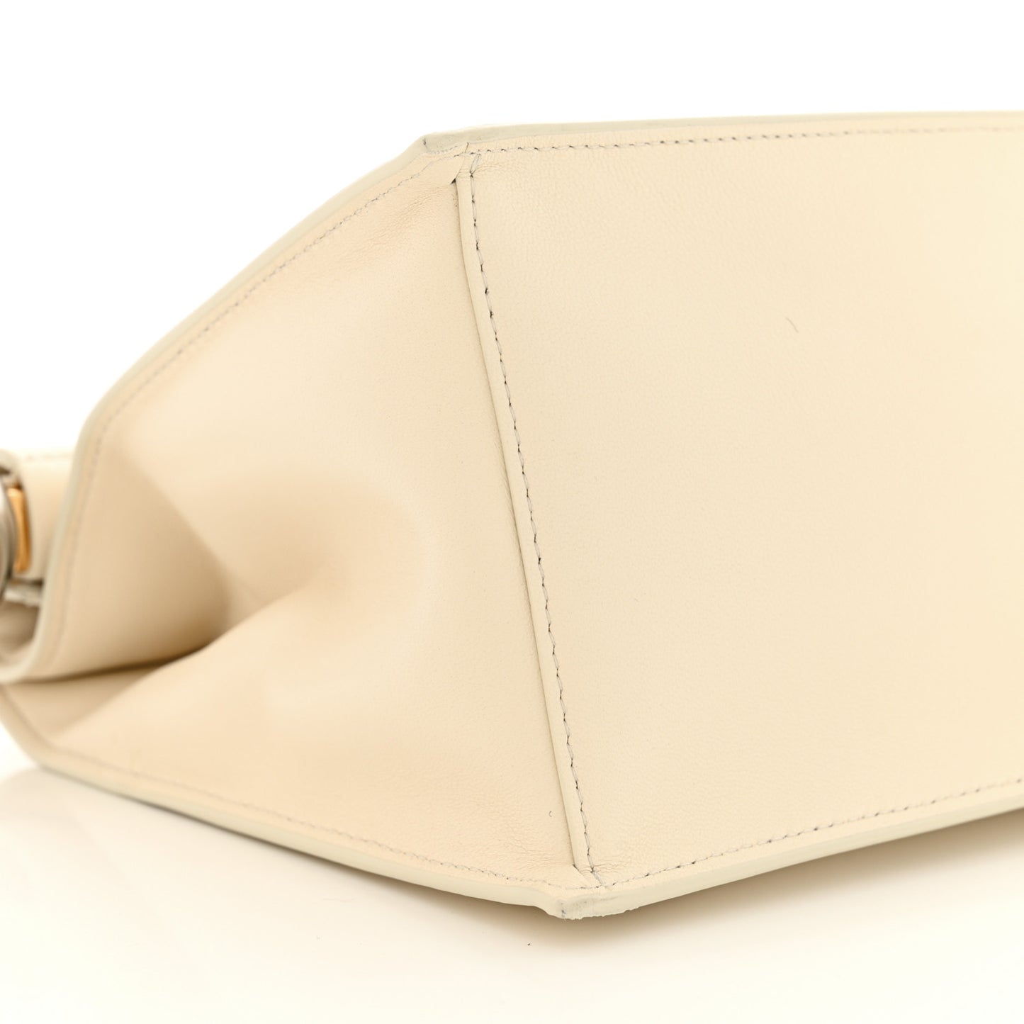 Smooth Calfskin La Pochette Rond Carre Light Ivory
