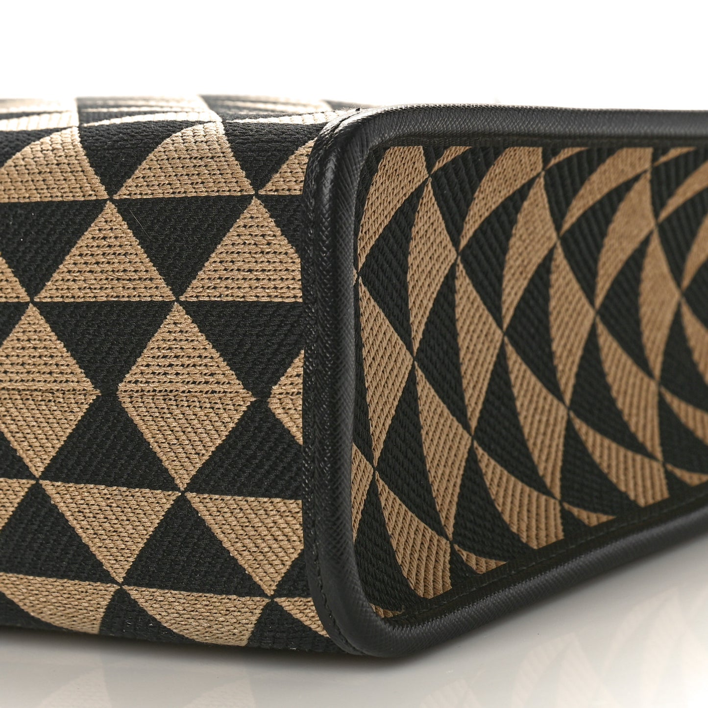 Jacquard Saffiano Triangolo Symbole Embroidered Large Tote Black Corda