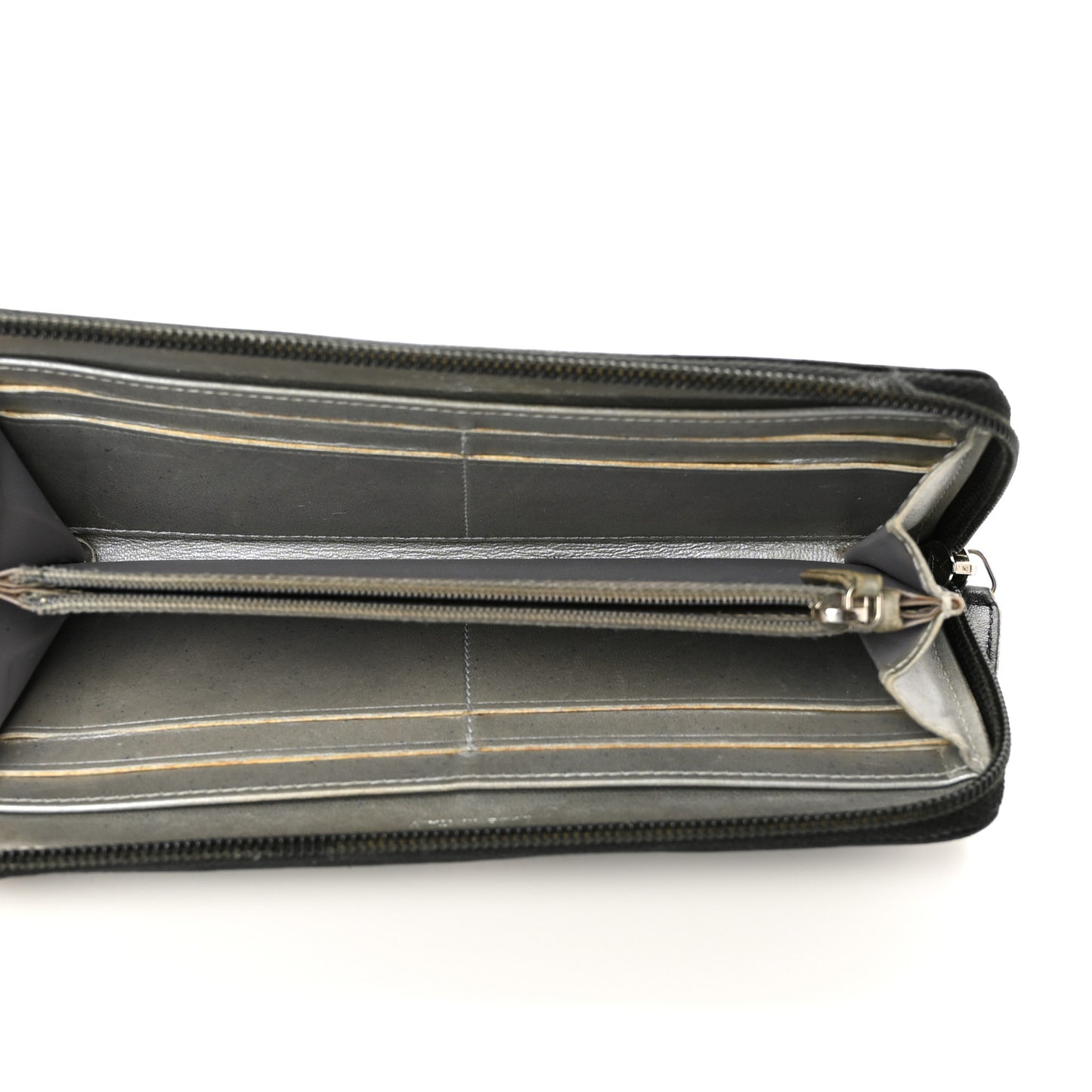 Lambskin Camellia Embossed Zipped Gusset Wallet Black