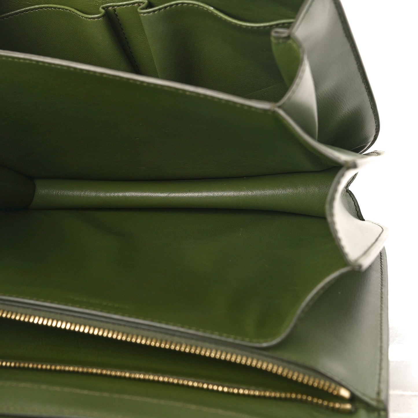 Box Calfskin Classic Box Medium Flap Bag Army Green