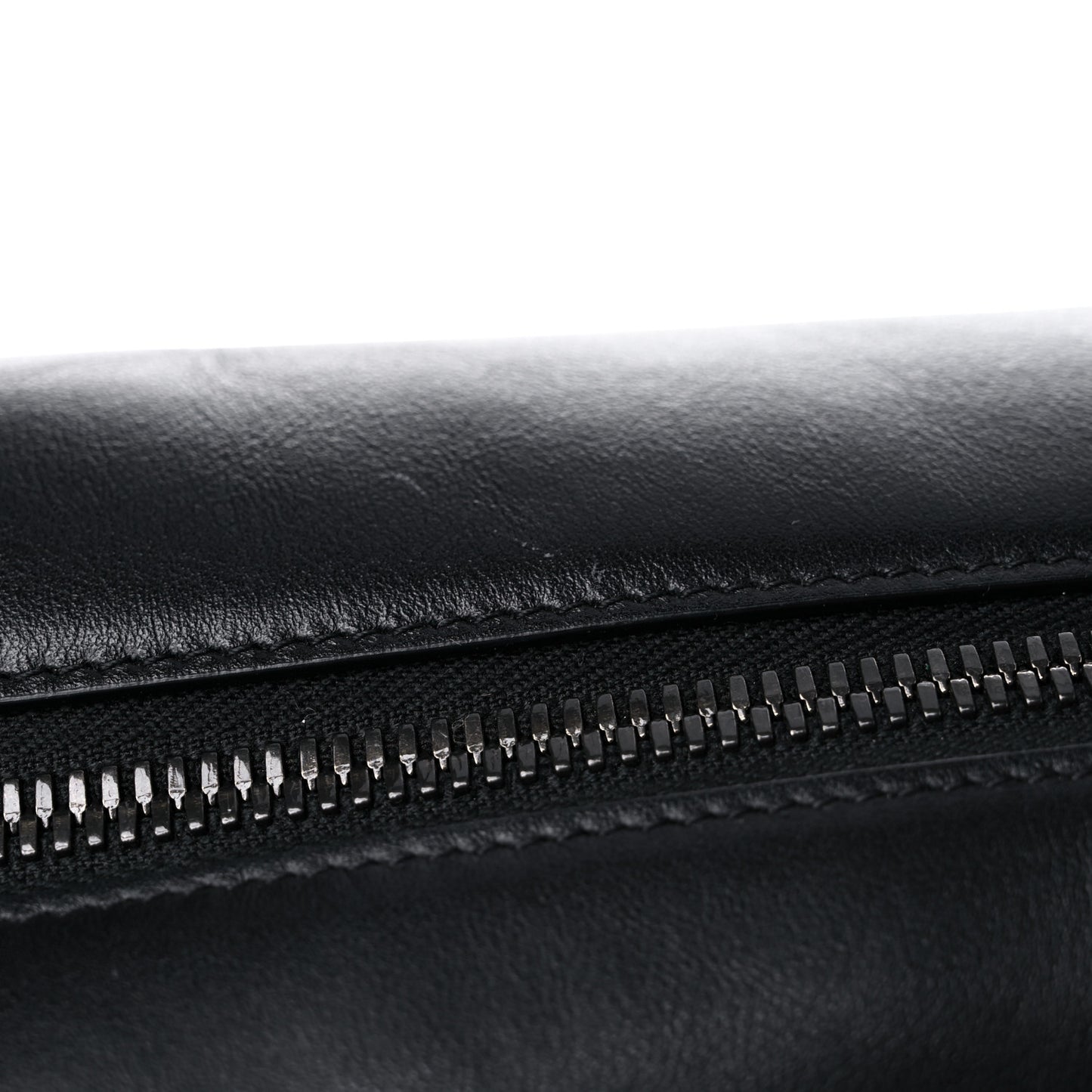 Smooth Calfskin Medium Soft Antigona Black