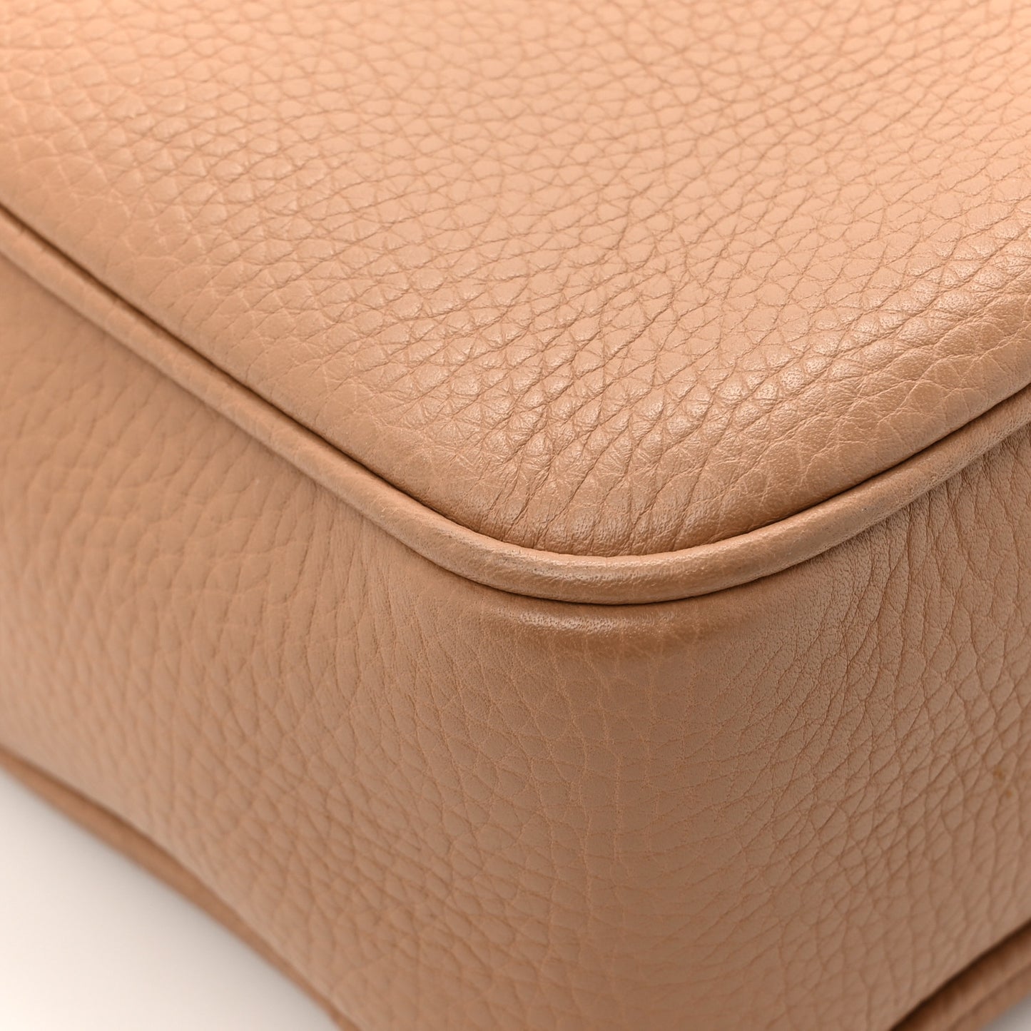 Pebbled Calfskin Small Soho Disco Bag Camelia