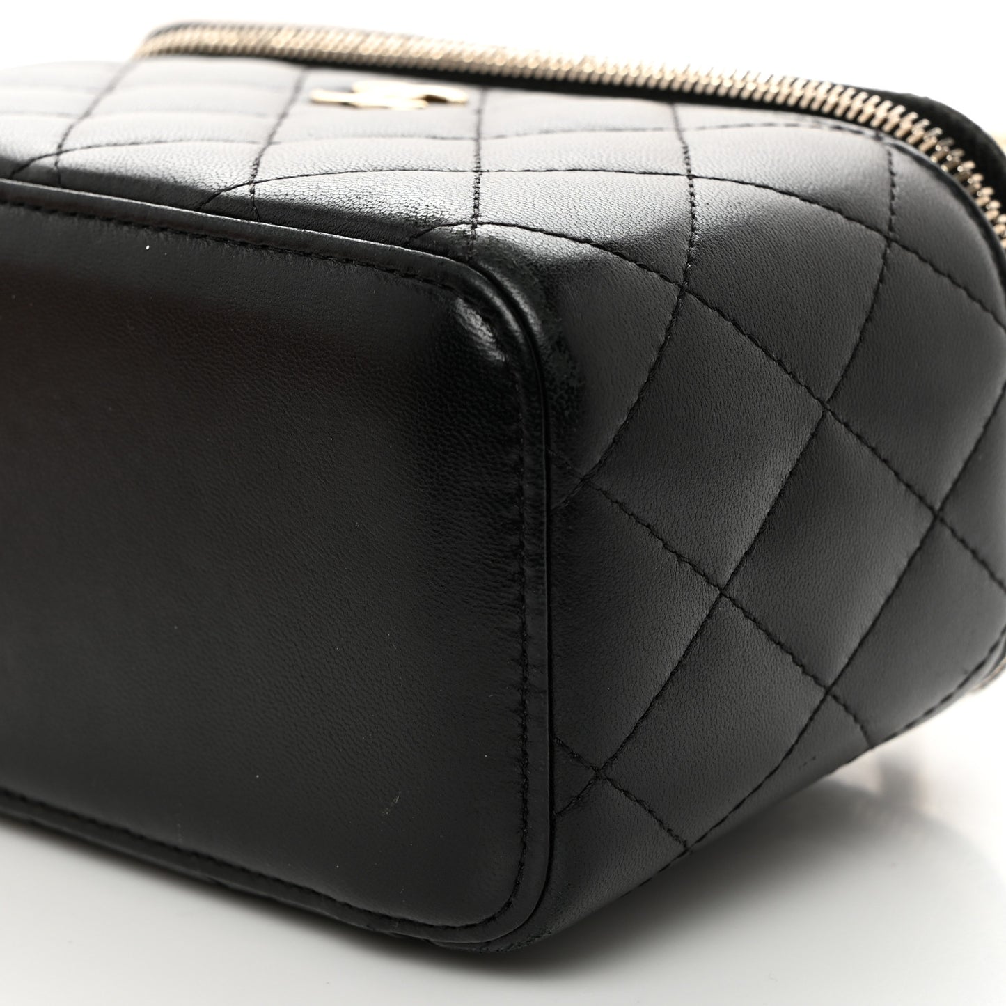 Lambskin Quilted Small Top Handle Vanity Case With Chain Black