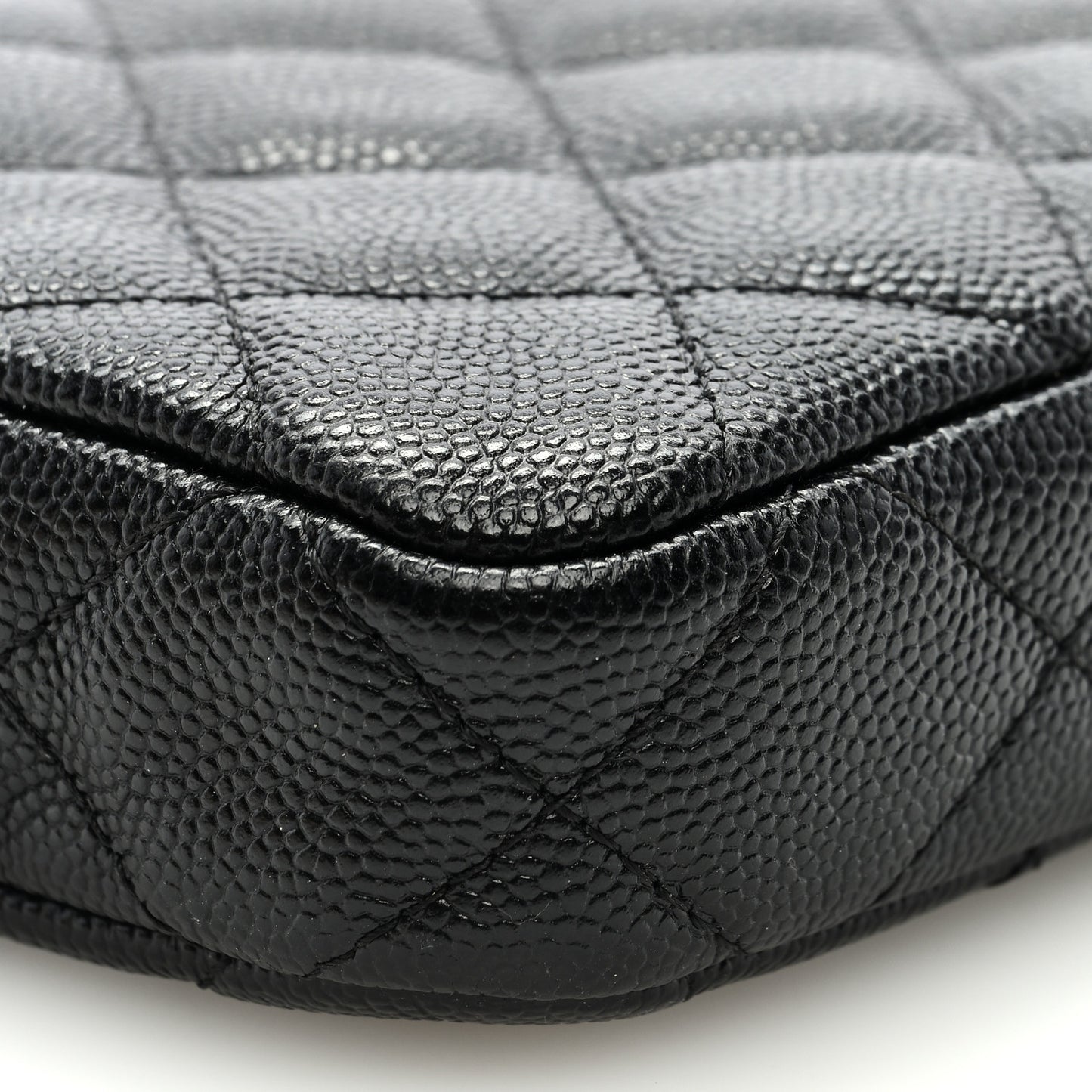 Caviar Quilted Small Clutch With Chain Black