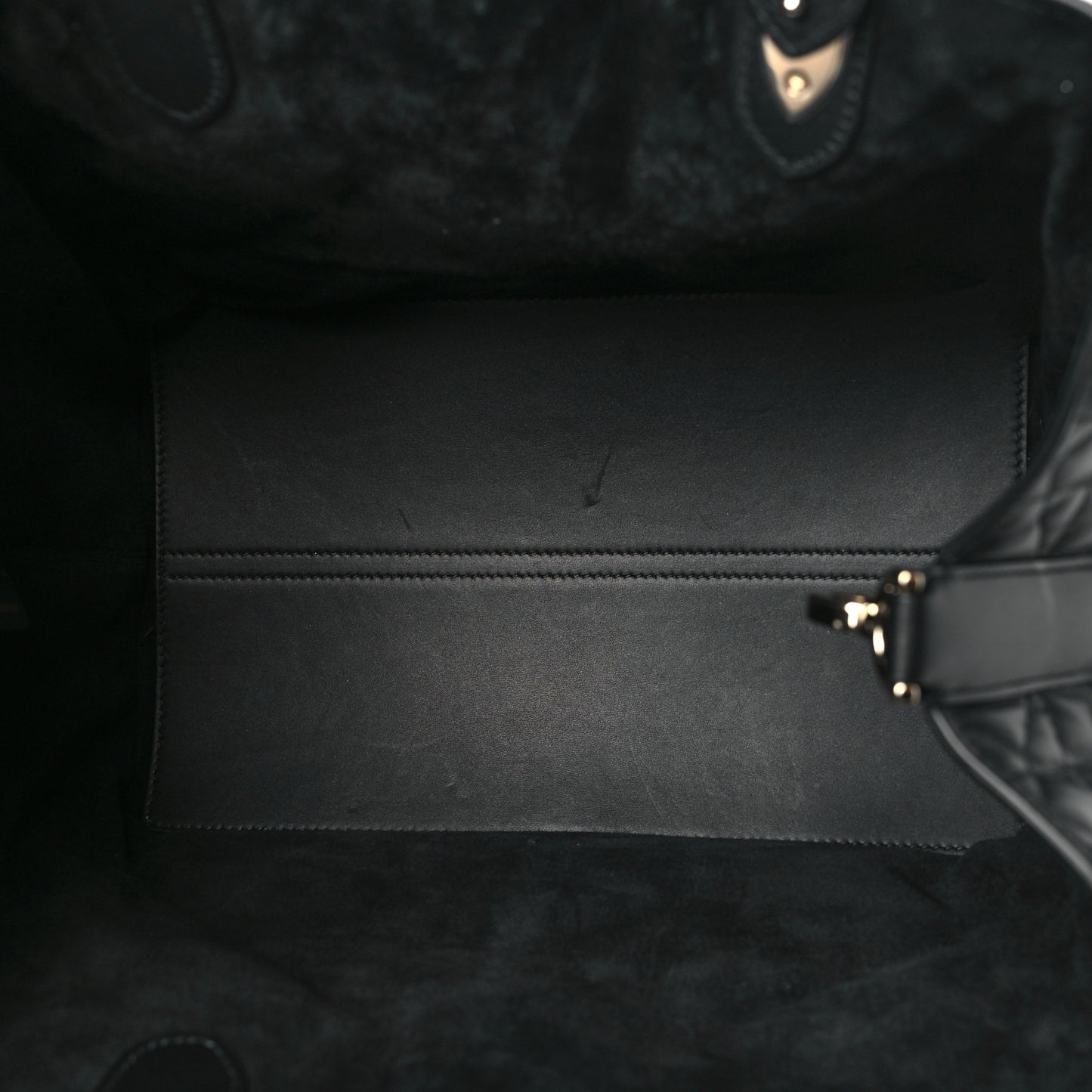 Calfskin Macrocannage Medium Toujours Black