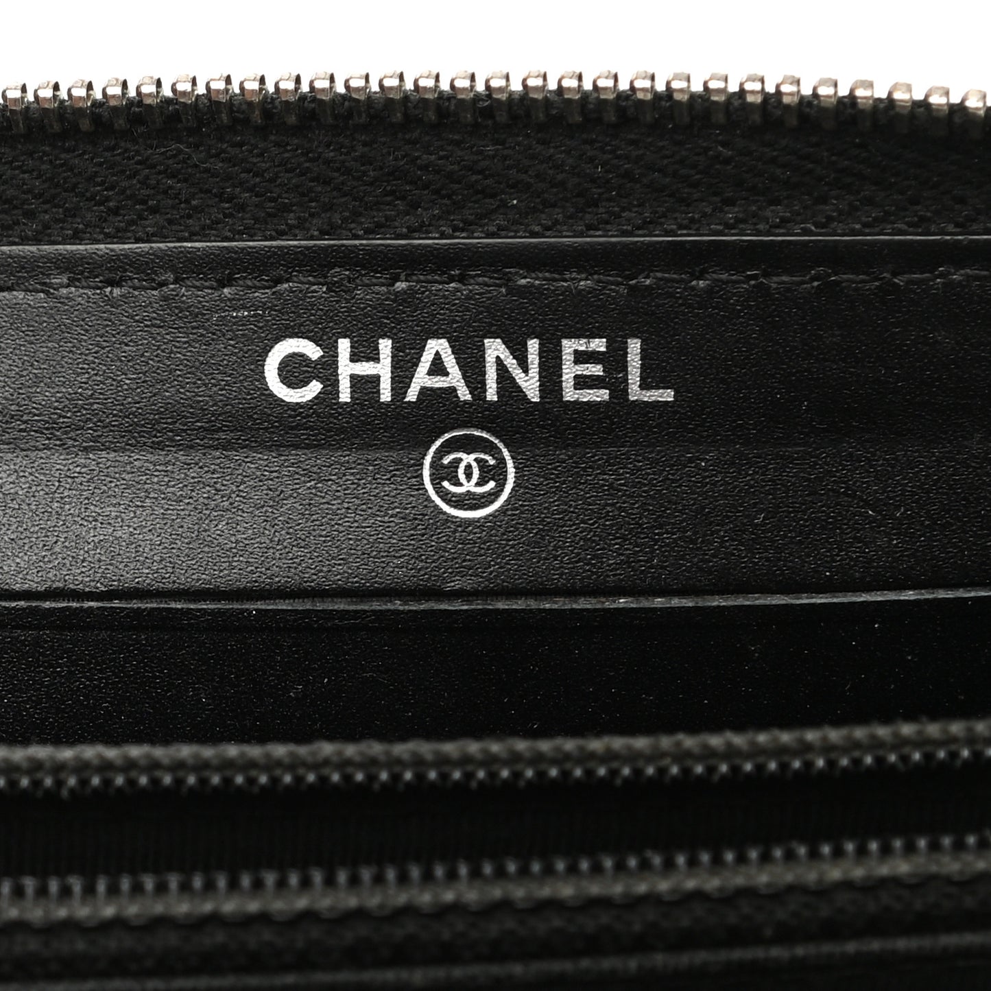 Caviar Quilted Medium Zip Around Wallet Black