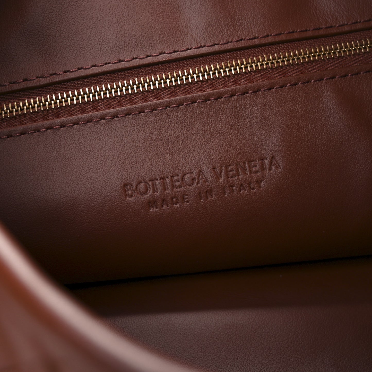 Calfskin Intrecciato Small Hop Sapele