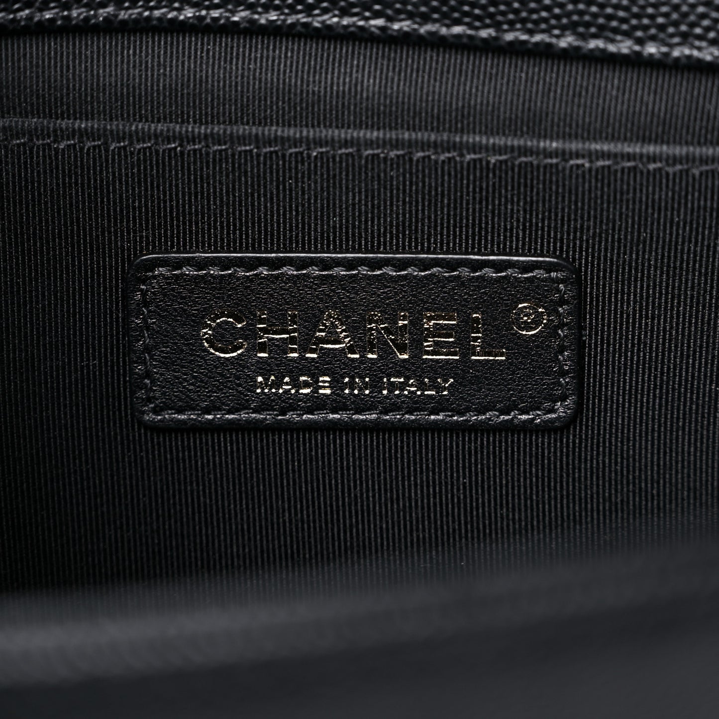 Caviar Quilted Medium Boy Flap Black