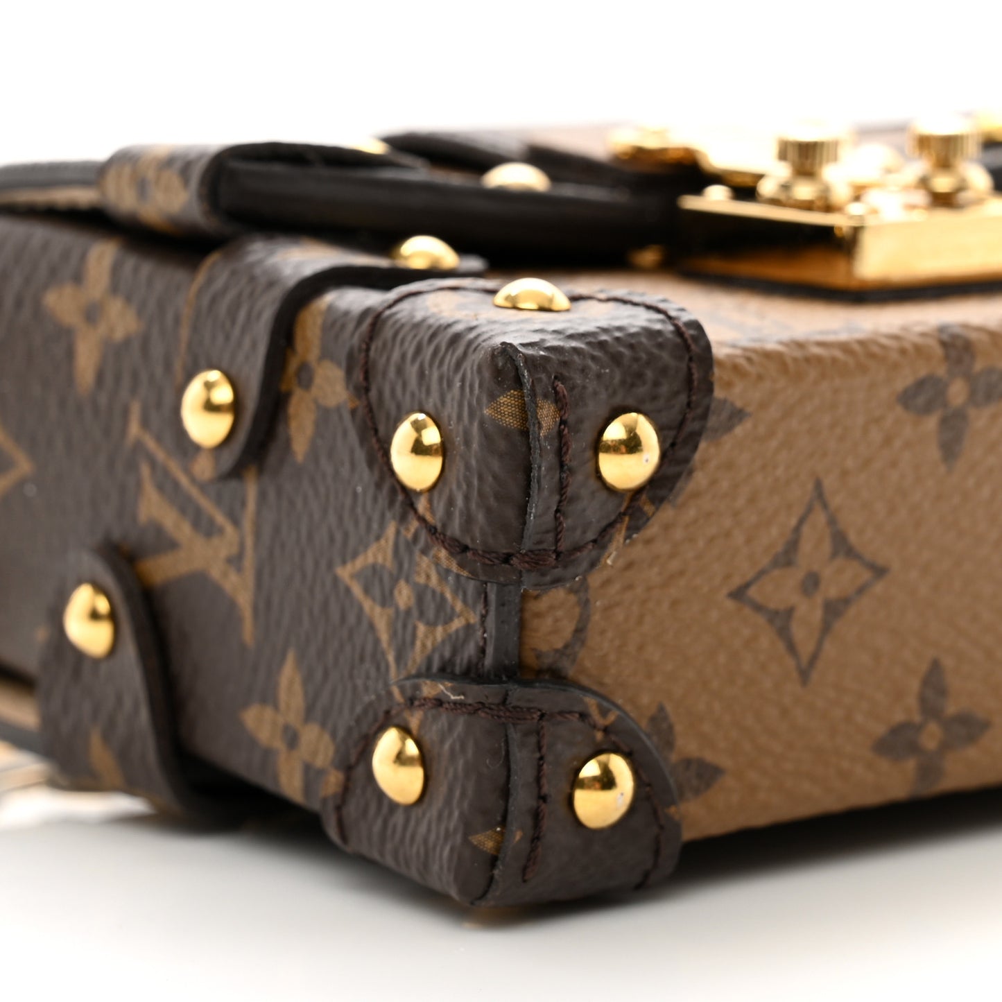 Reverse Monogram Essential Trunk NM
