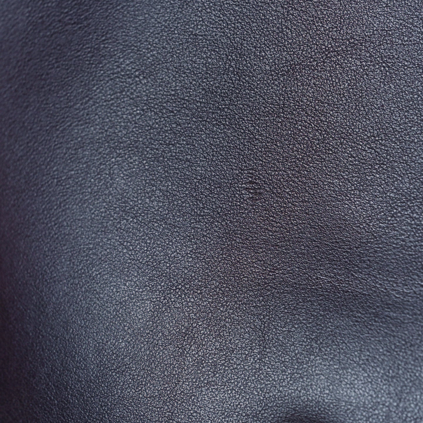 Smooth Calfskin Medium Tabou Aubergine
