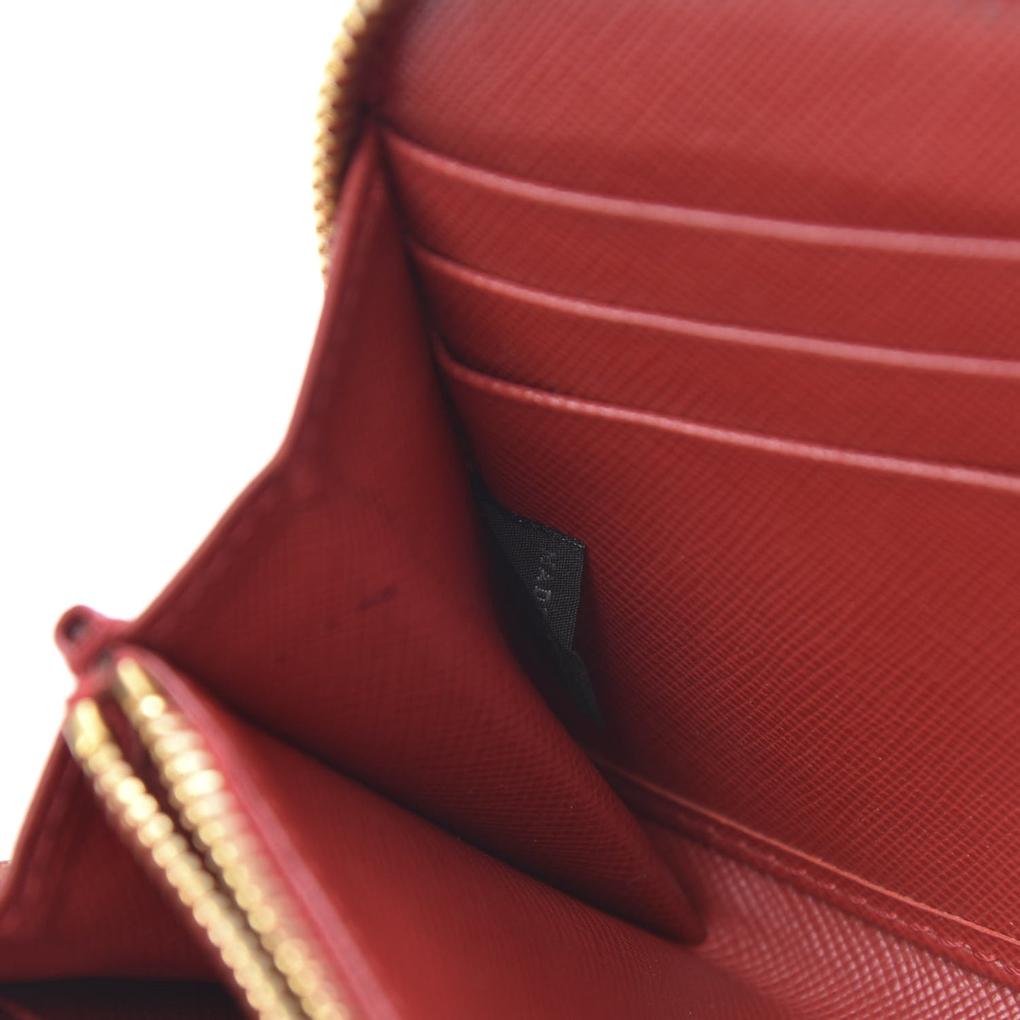 Saffiano Triangle Zip Around Wallet Fuoco