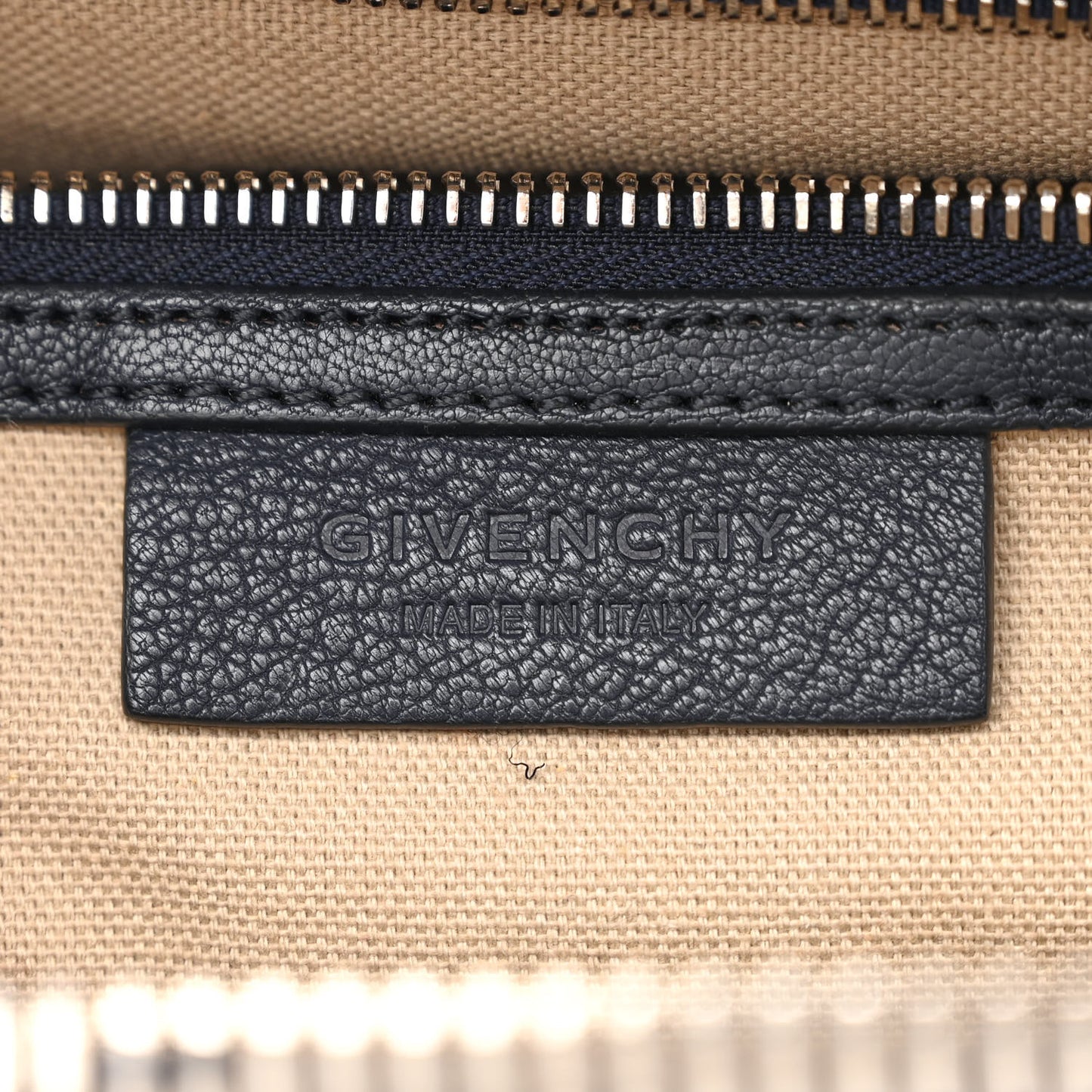 Sugar Goatskin Medium Antigona Navy