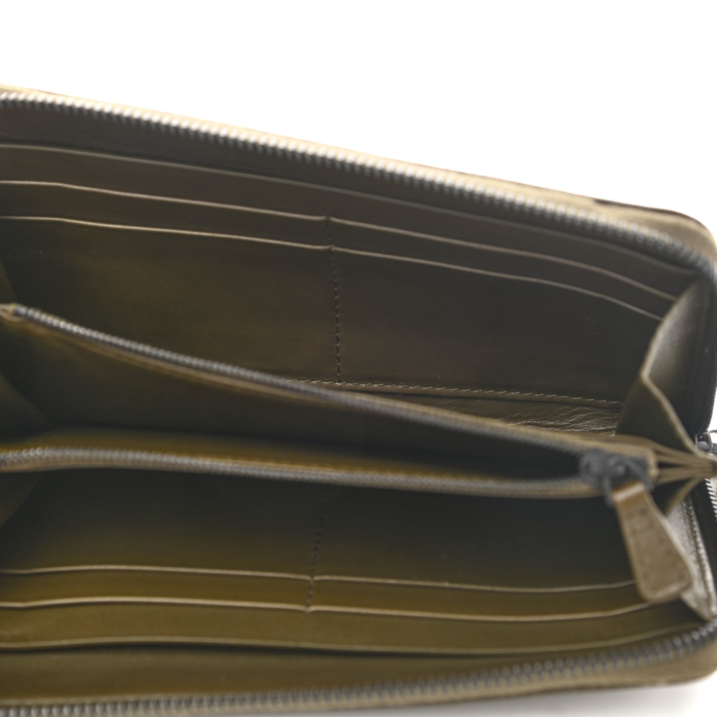 Perforated Calfskin Leggero Wristlet Green