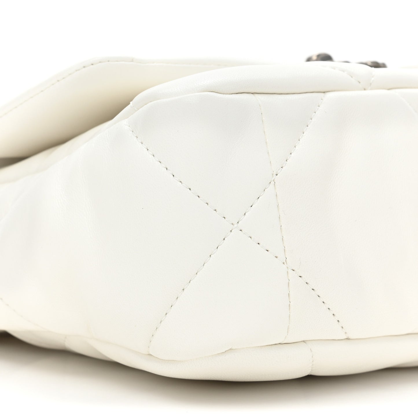 Lambskin Quilted Medium Chanel 19 Flap White