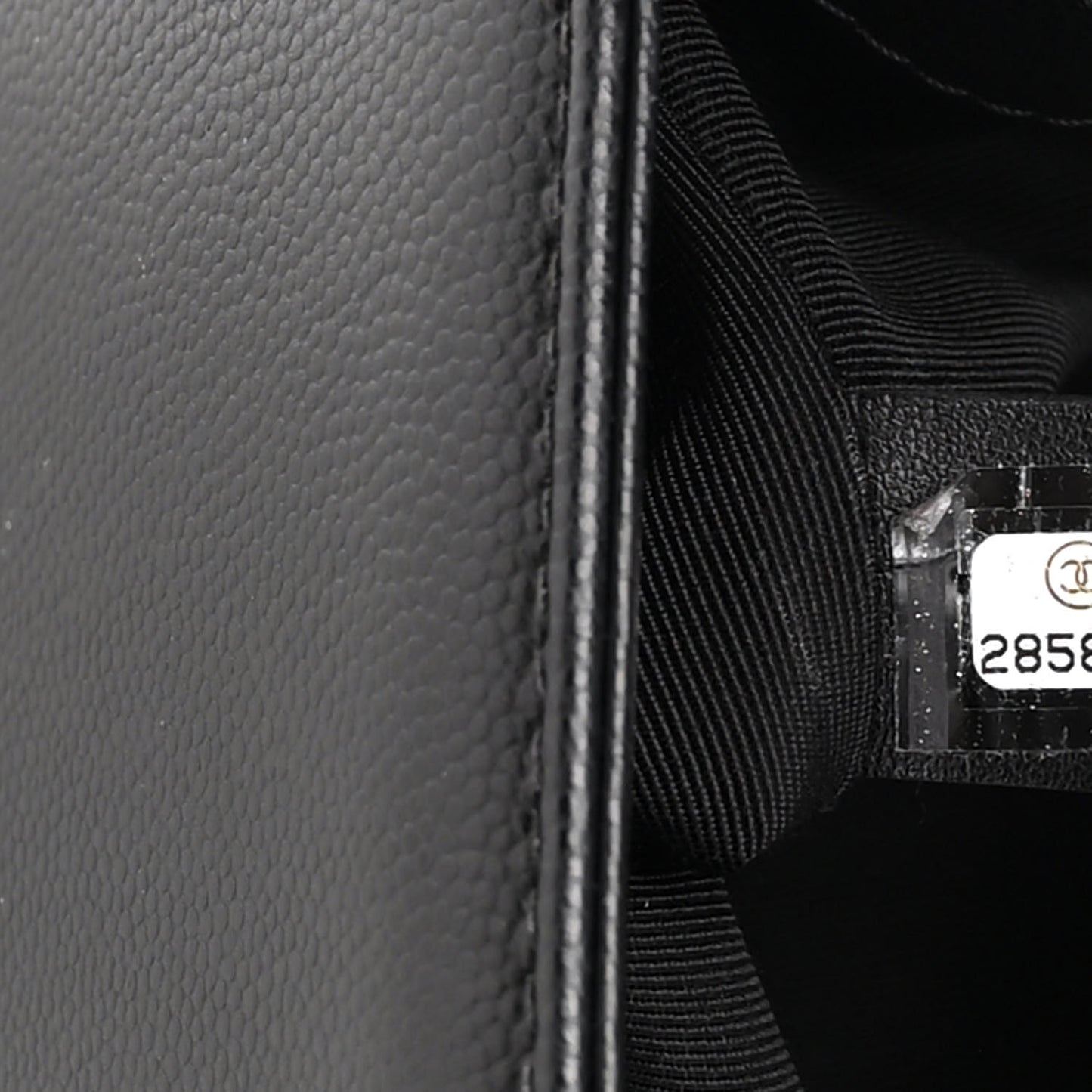 Caviar Quilted Medium Boy Flap Black