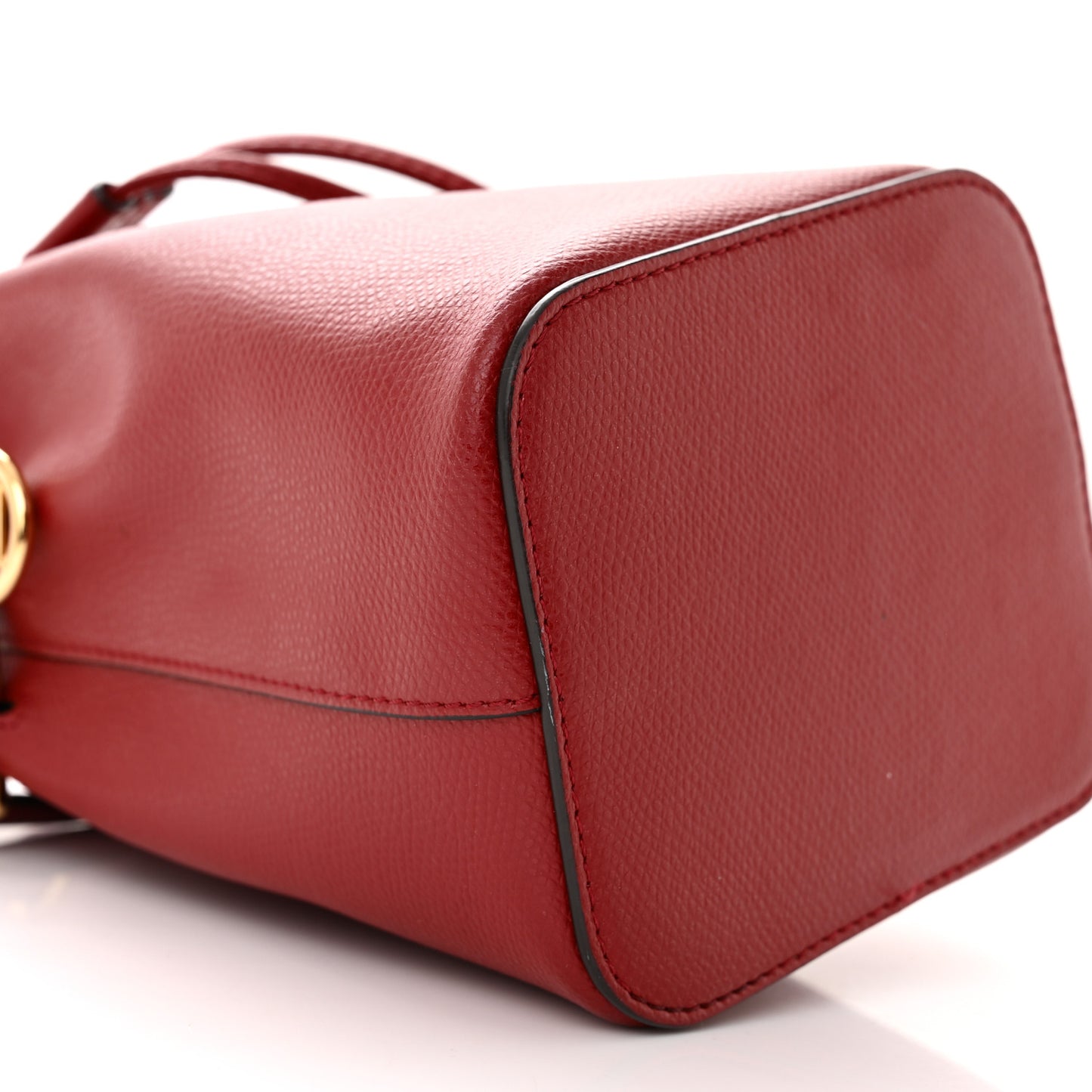 Vitello Cruise F is Fendi Mini Mon Tresor Bucket Bag Fragola