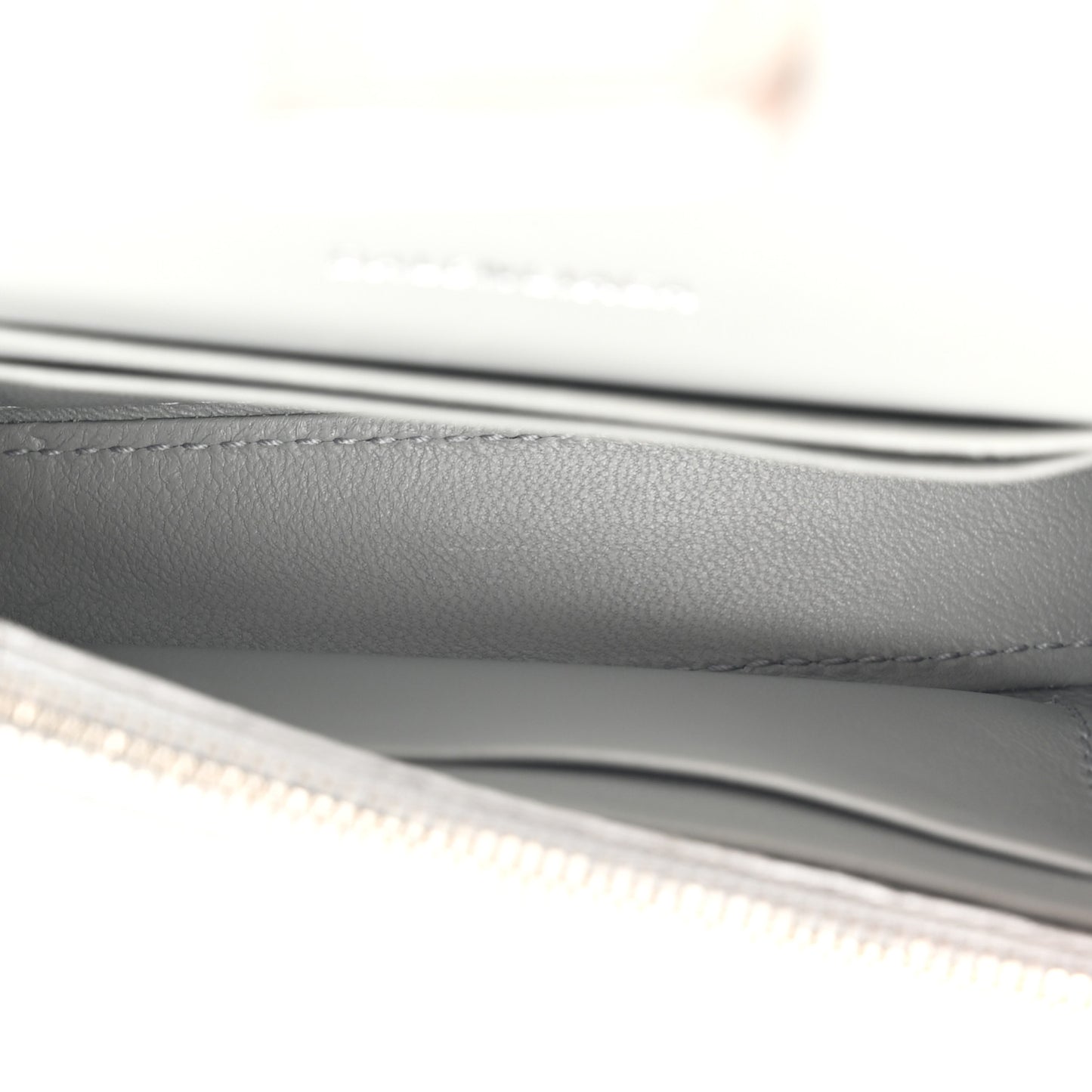 Sparkling Fabric XS Hourglass Wallet On Chain Silver