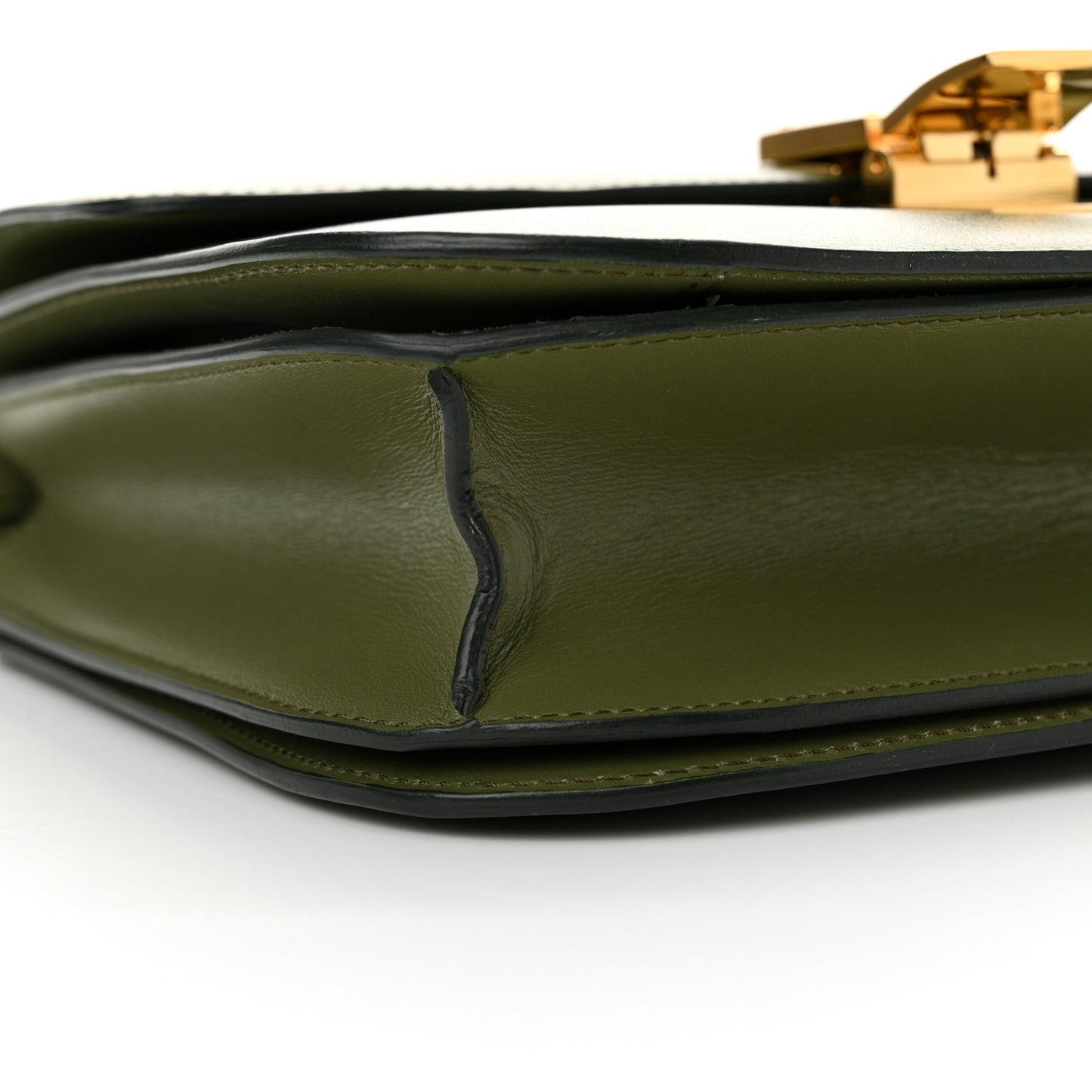 Box Calfskin Classic Box Medium Flap Bag Army Green