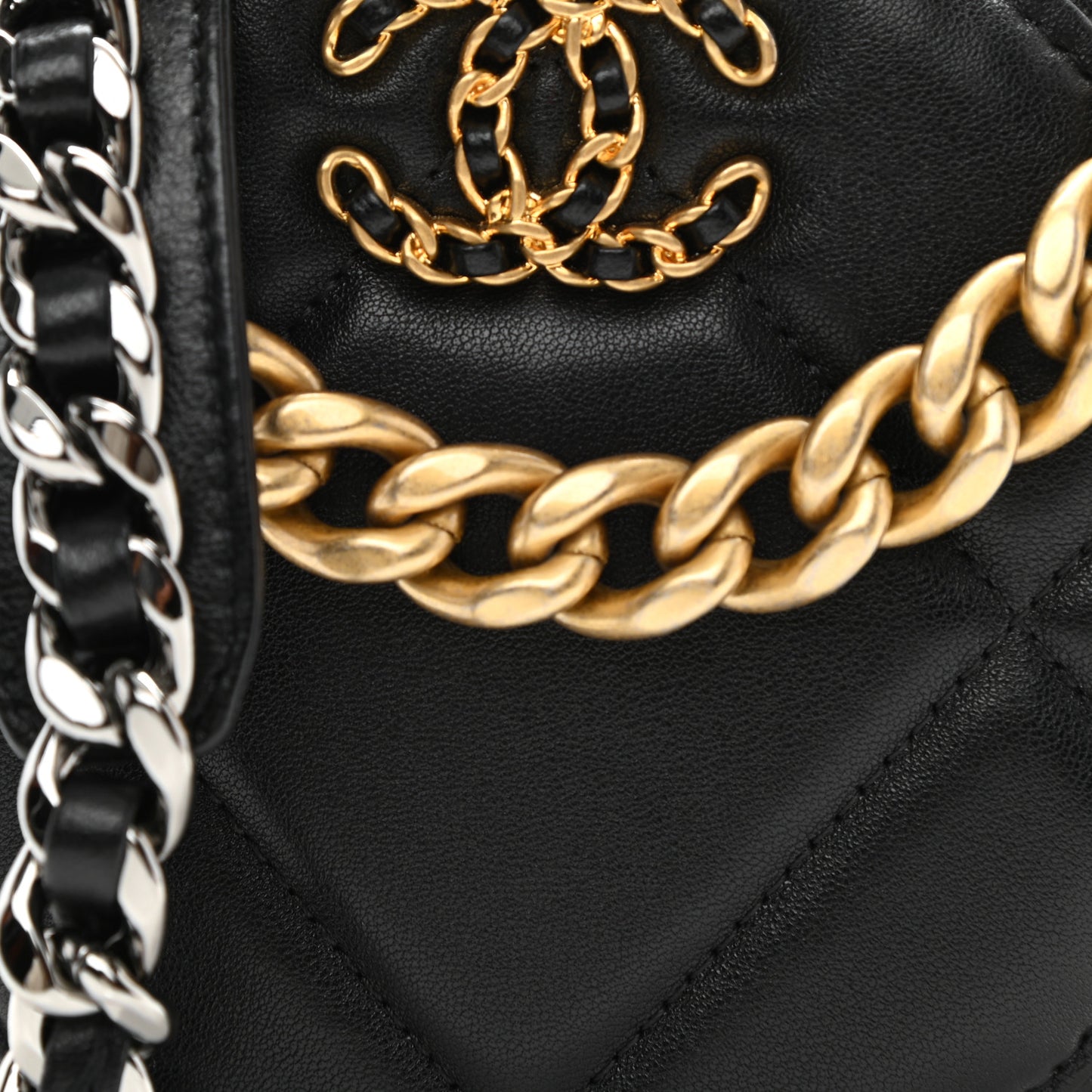 Lambskin Quilted Chanel 19 Round Clutch With Chain Black
