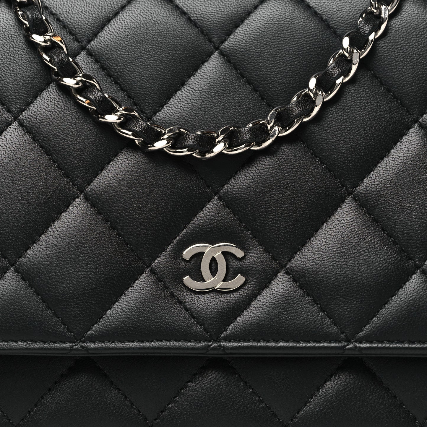 Lambskin Quilted Wallet On Chain WOC Black