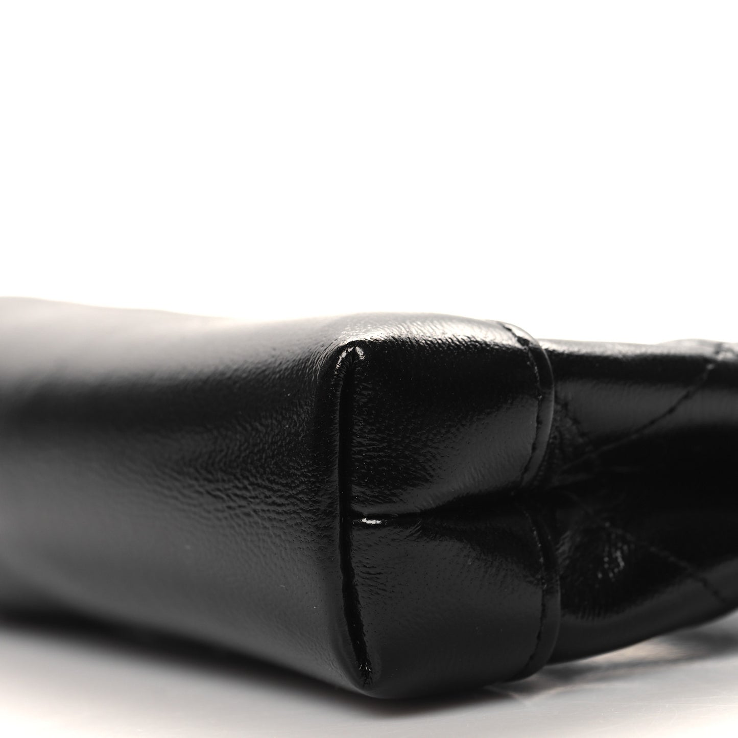 Shiny Lambskin Quilted Micro 31 Clutch With Chain Black