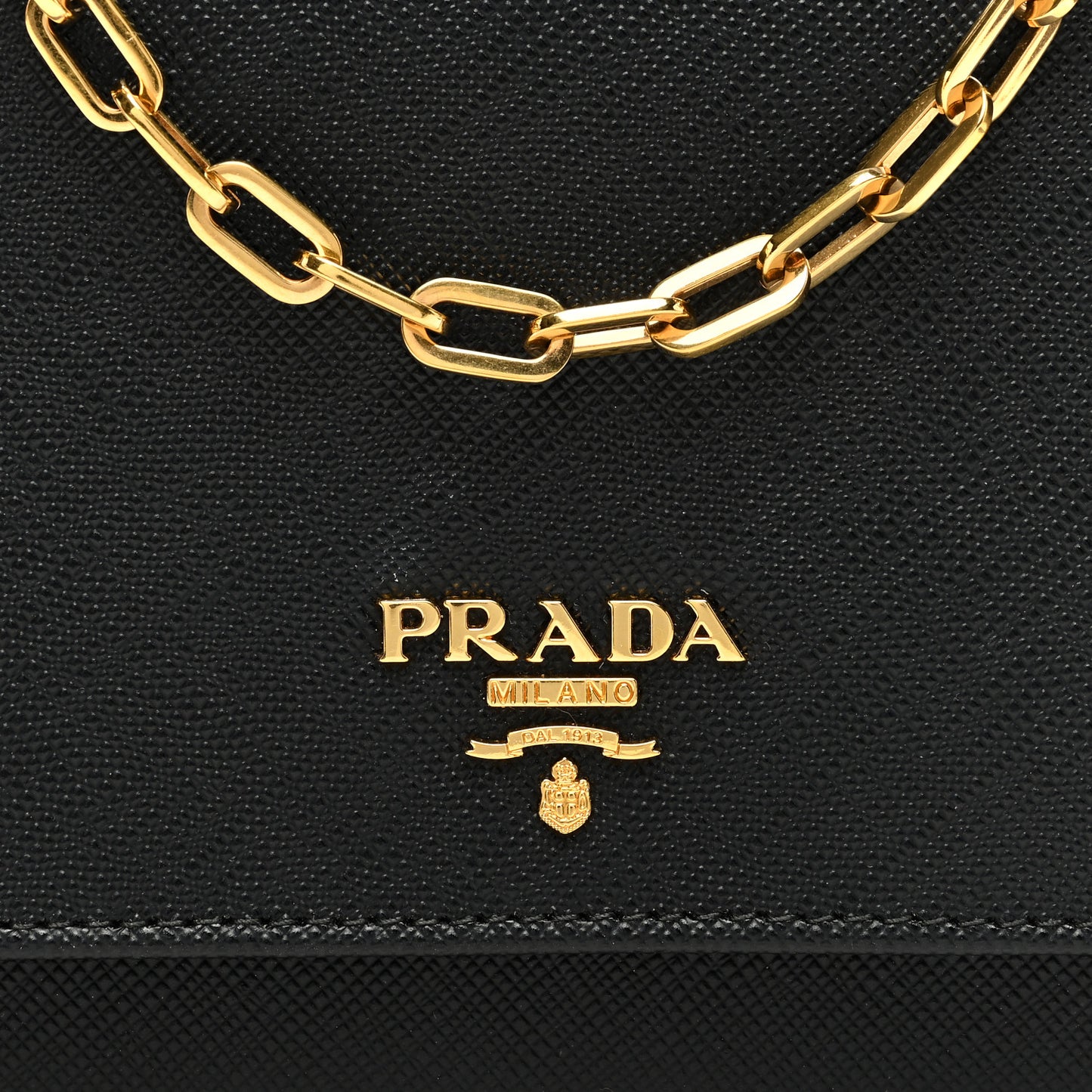 Saffiano Metal Oro Chain Wallet Black