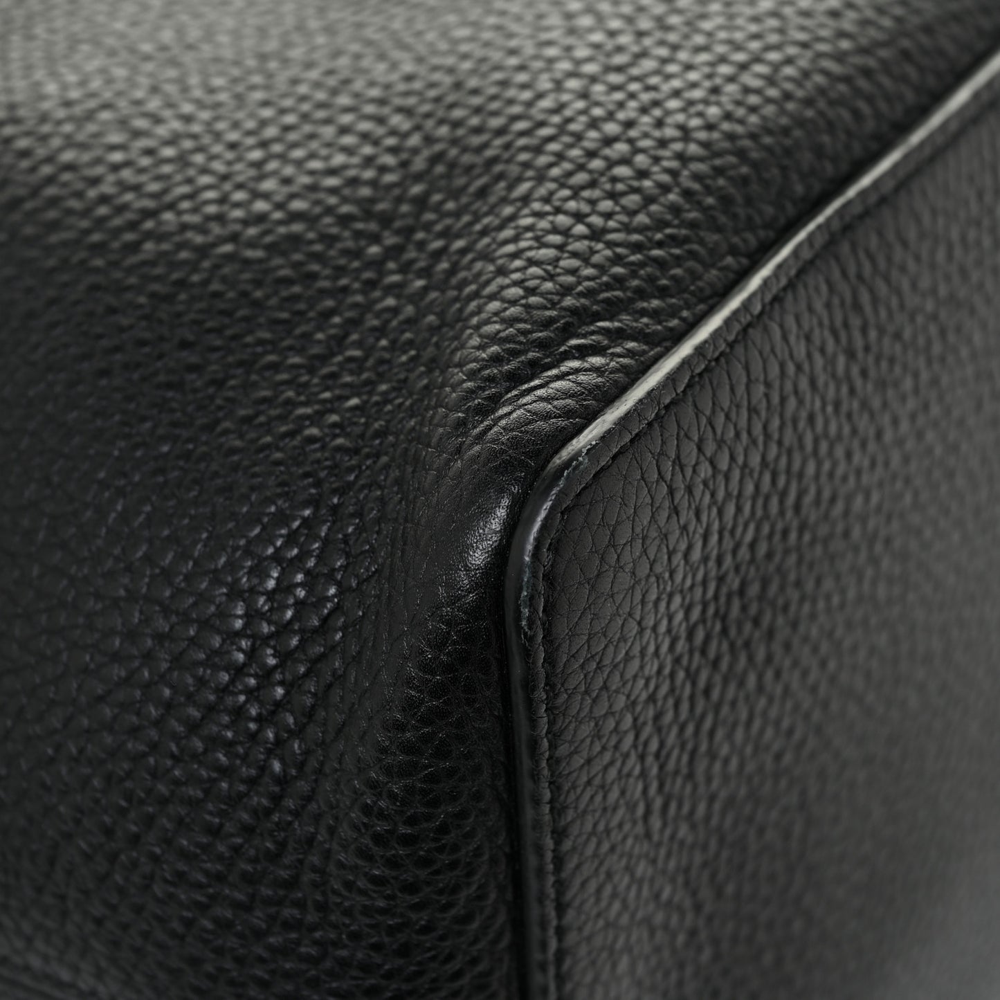 Pebbled Calfskin Large Soho Hobo Black