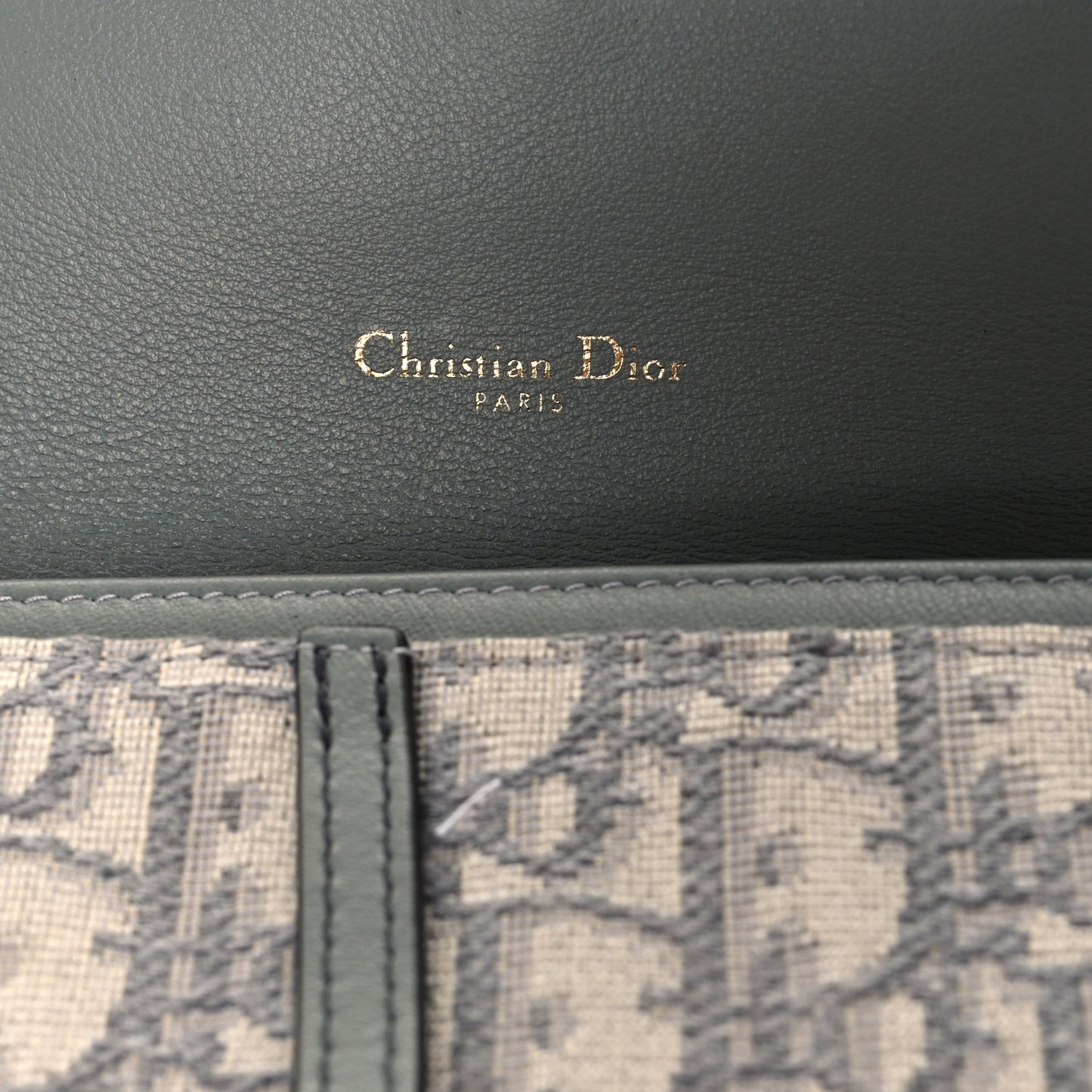 Oblique Saddle Chain Long Wallet Grey