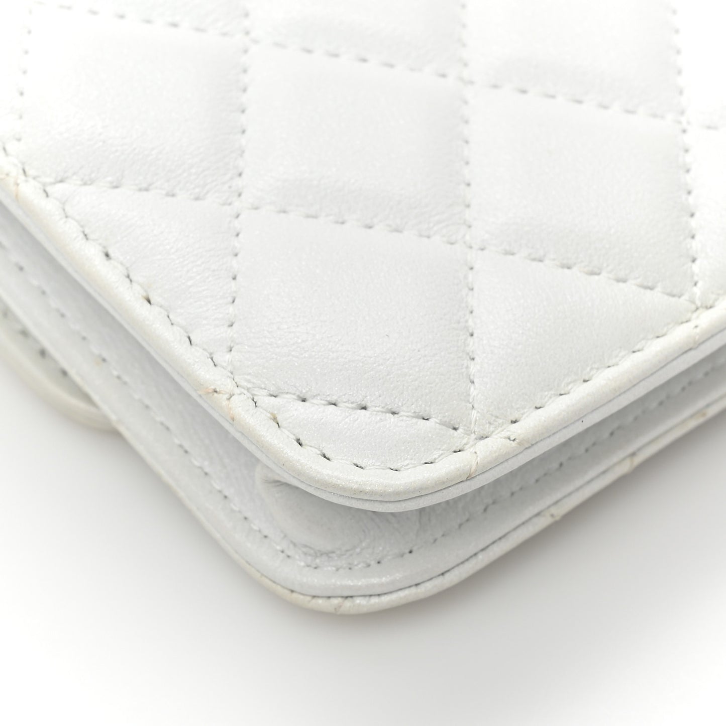 Calfskin Quilted Maxi Pearls Clutch With Chain White
