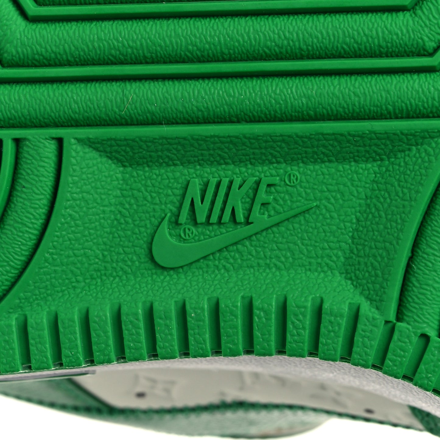 X NIKE AIR FORCE 1 Calfskin Monogram Mens Low Top Sneakers 8.5 Green