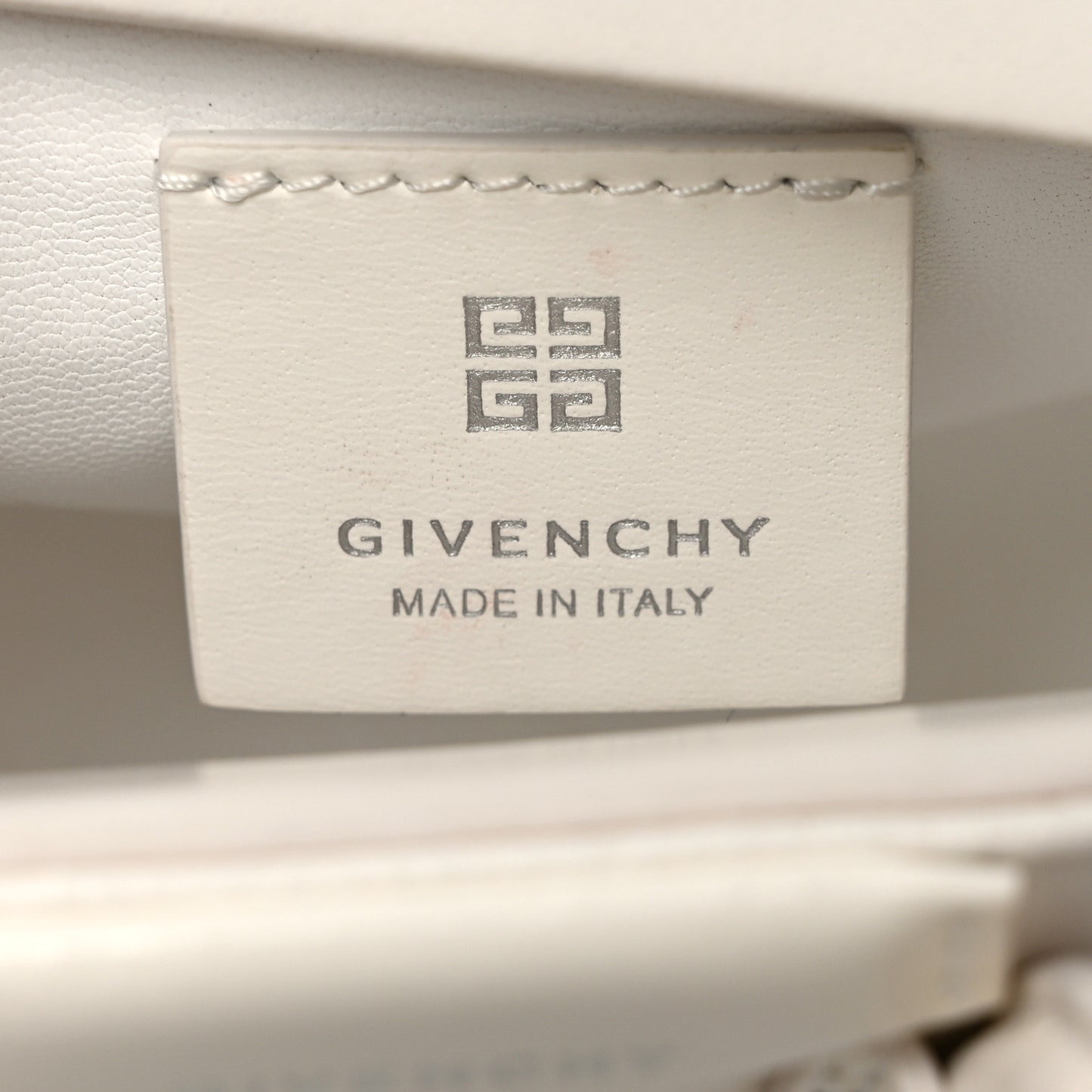 Shiny Lord Calfskin Micro Antigona Ivory