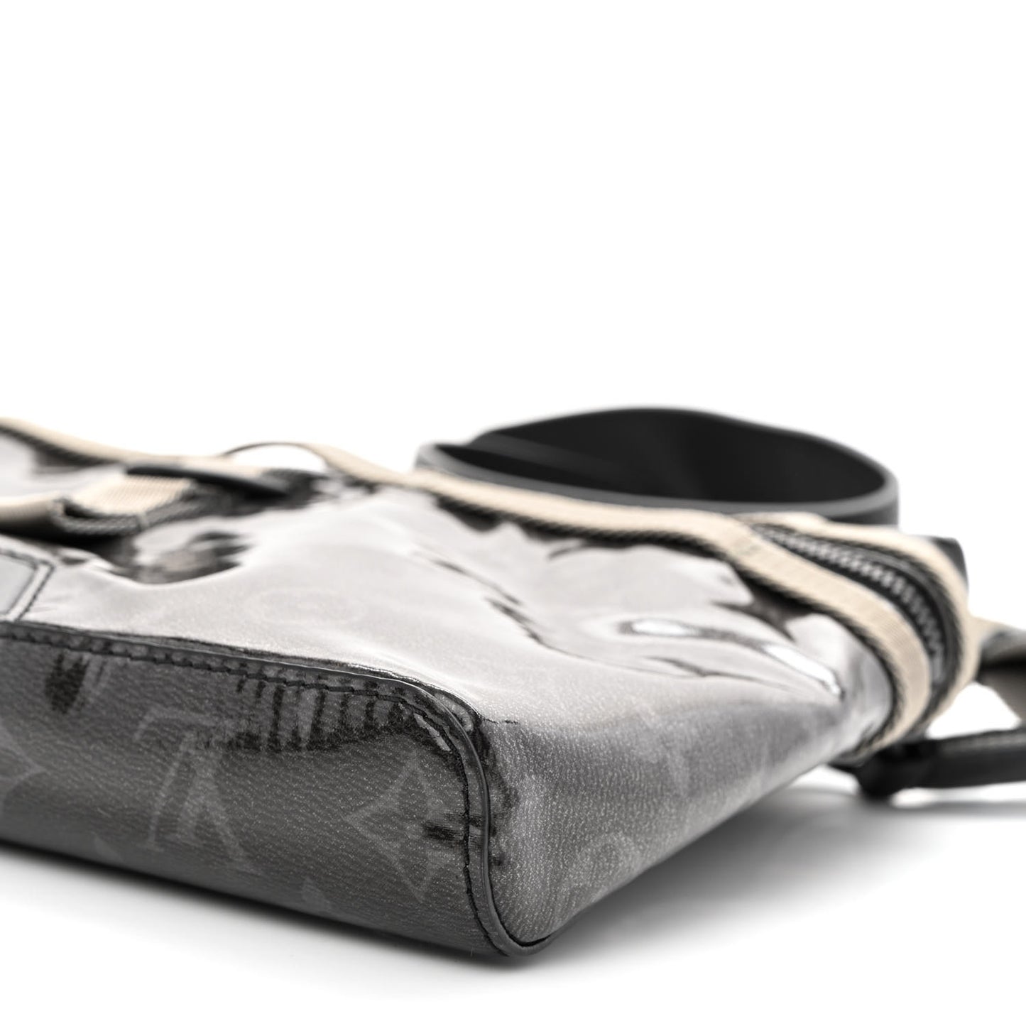 Monogram Eclipse Glaze Messenger PM