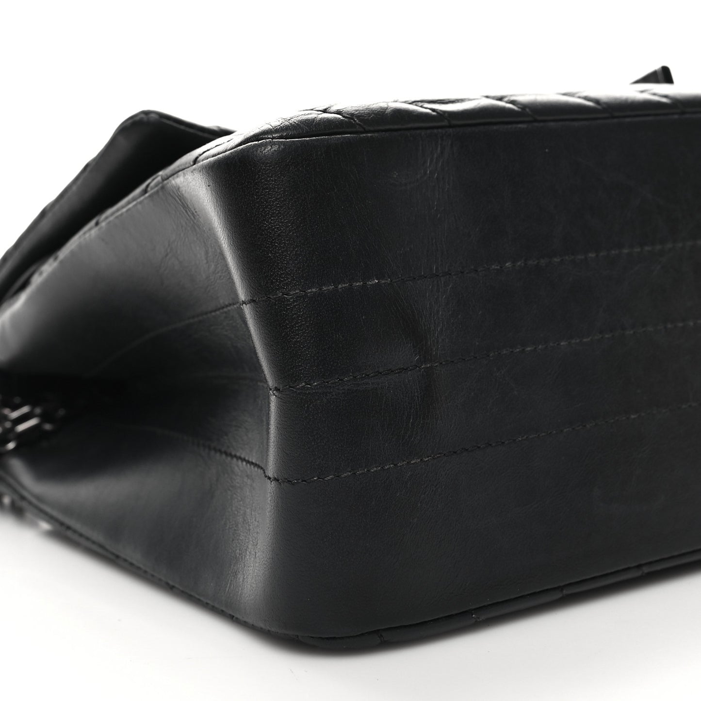 Aged Calfskin Chevron Quilted 2.55 Reissue 226 So Black