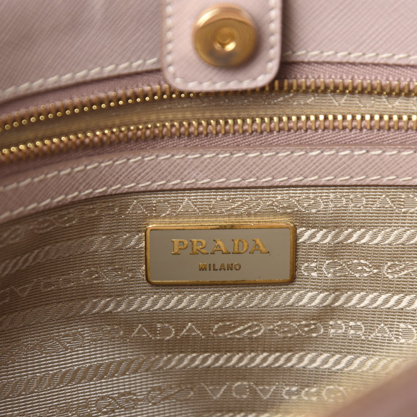 Saffiano Lux Medium Tote Cammeo