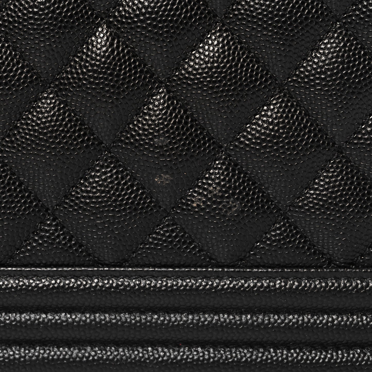Caviar Quilted New Medium Boy Flap Black