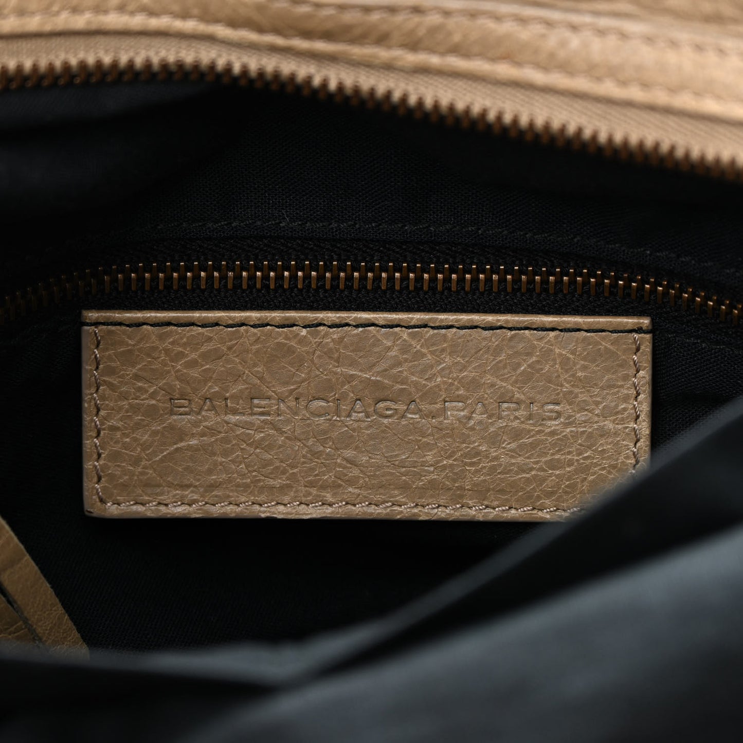 Agneau Classic Hardware Maxi Twiggy Latte Beige