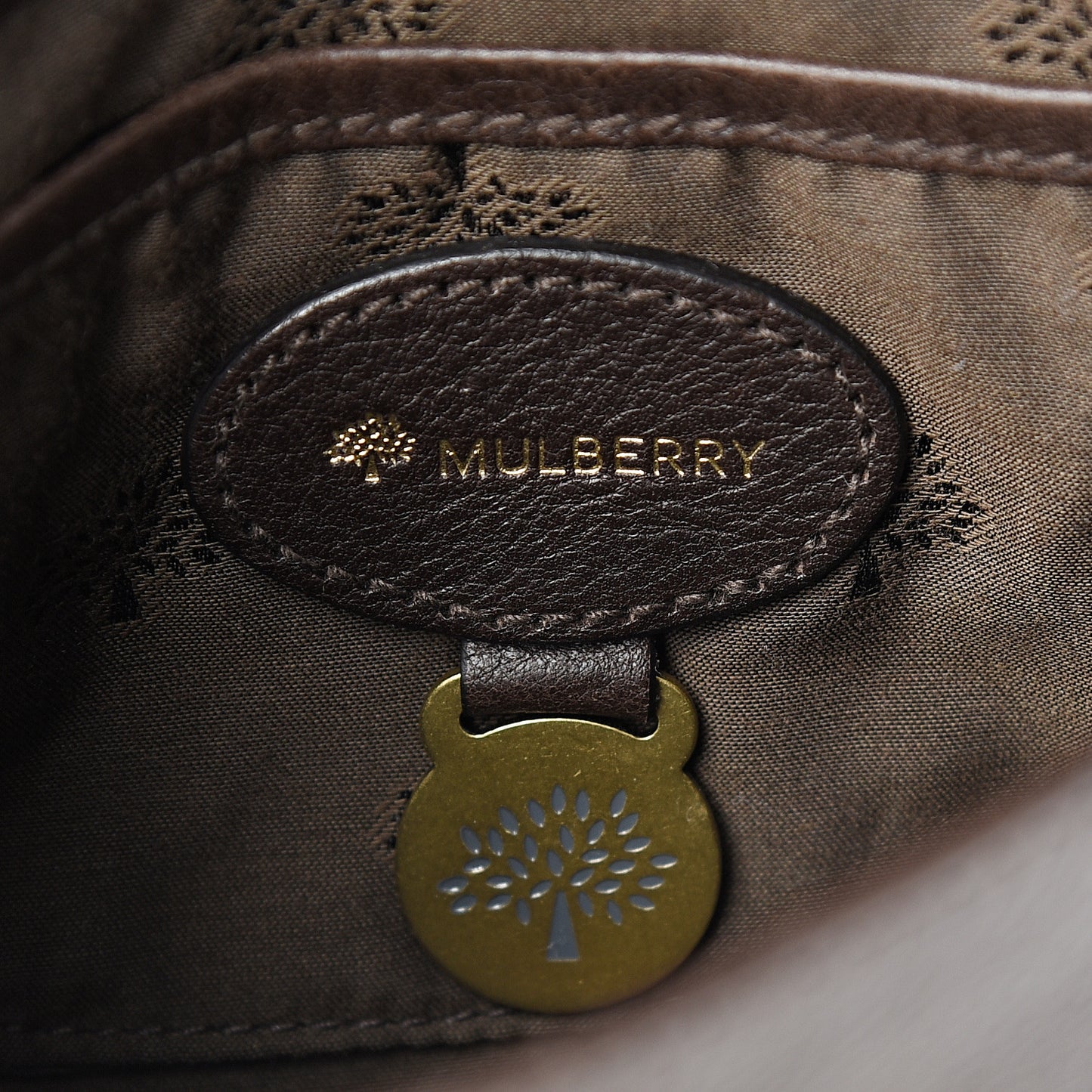 Natural Calfskin Shoulder Bag Chocolate