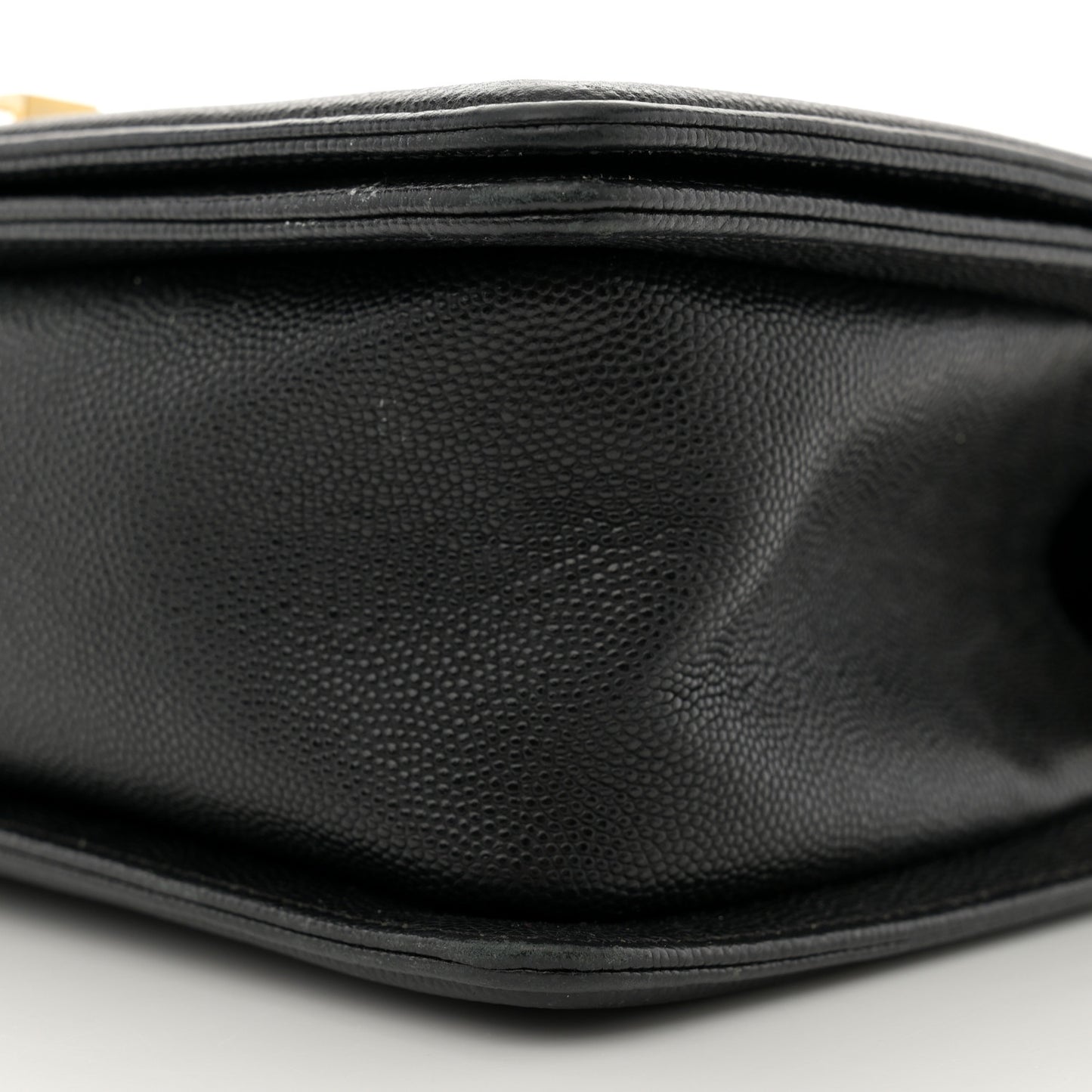 Caviar Quilted Medium Boy Flap Black