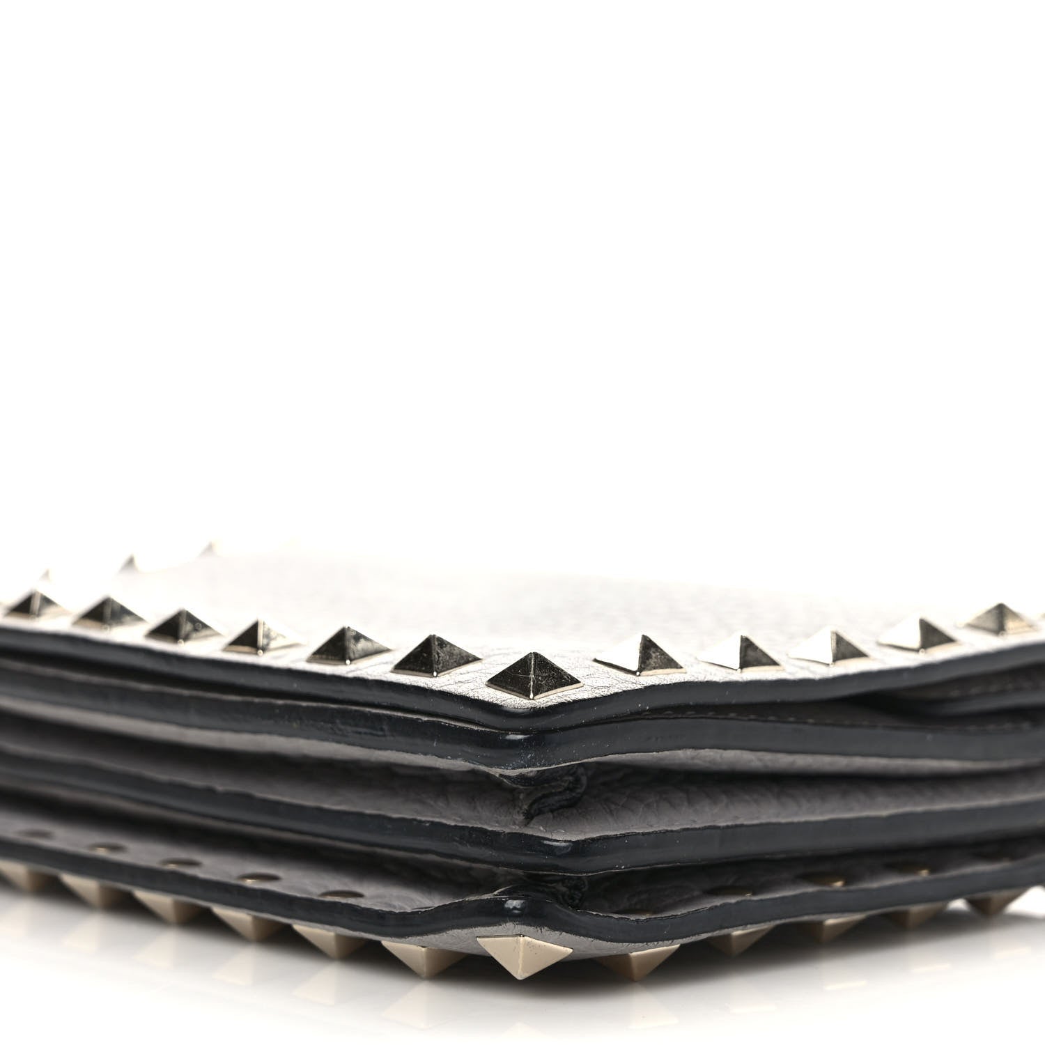 Valentino Garavani Pebbled Calfskin Rockstud Wallet On Chain Pastel Grey 8 of 10