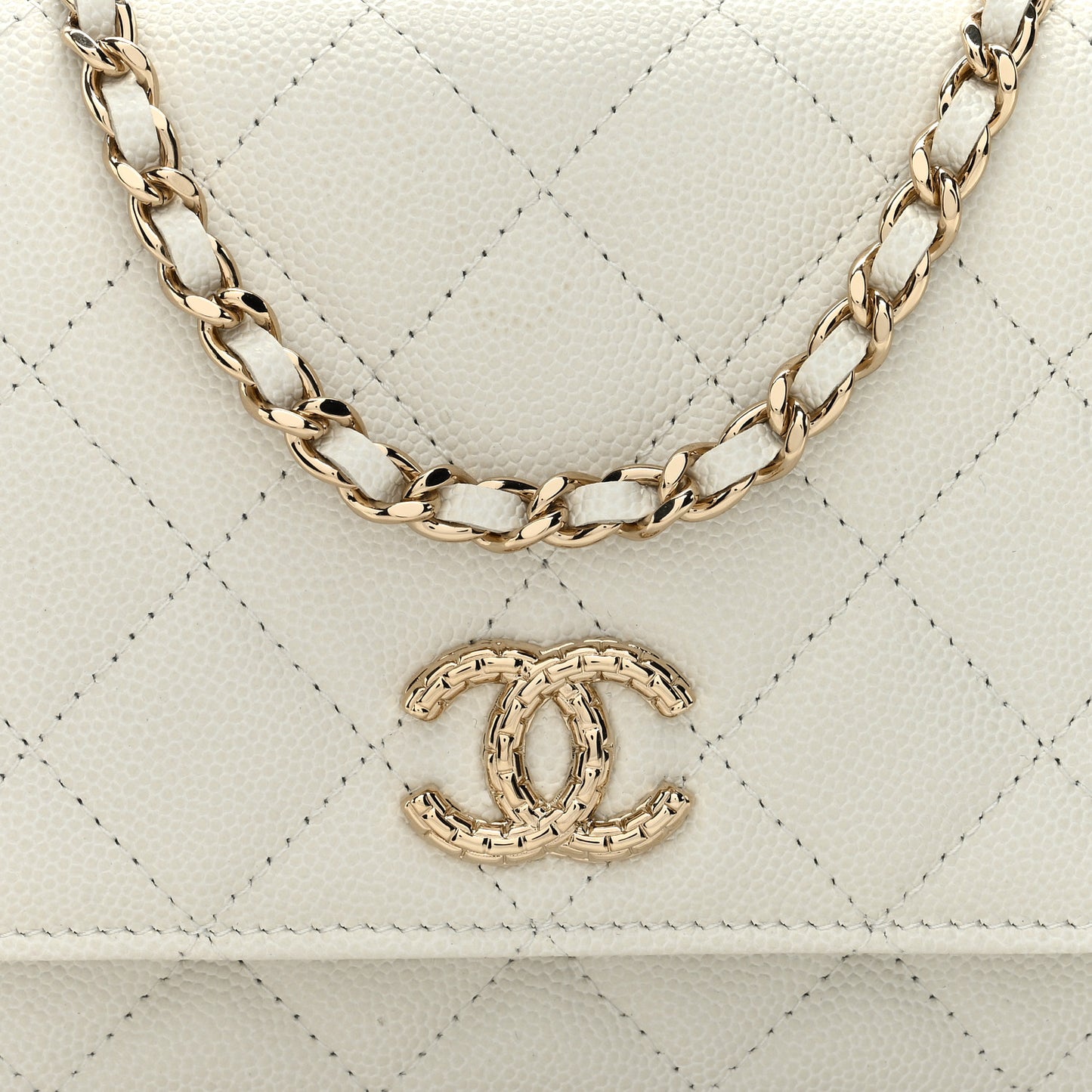 Caviar Quilted Chain CC Quilted Wallet On Chain WOC White